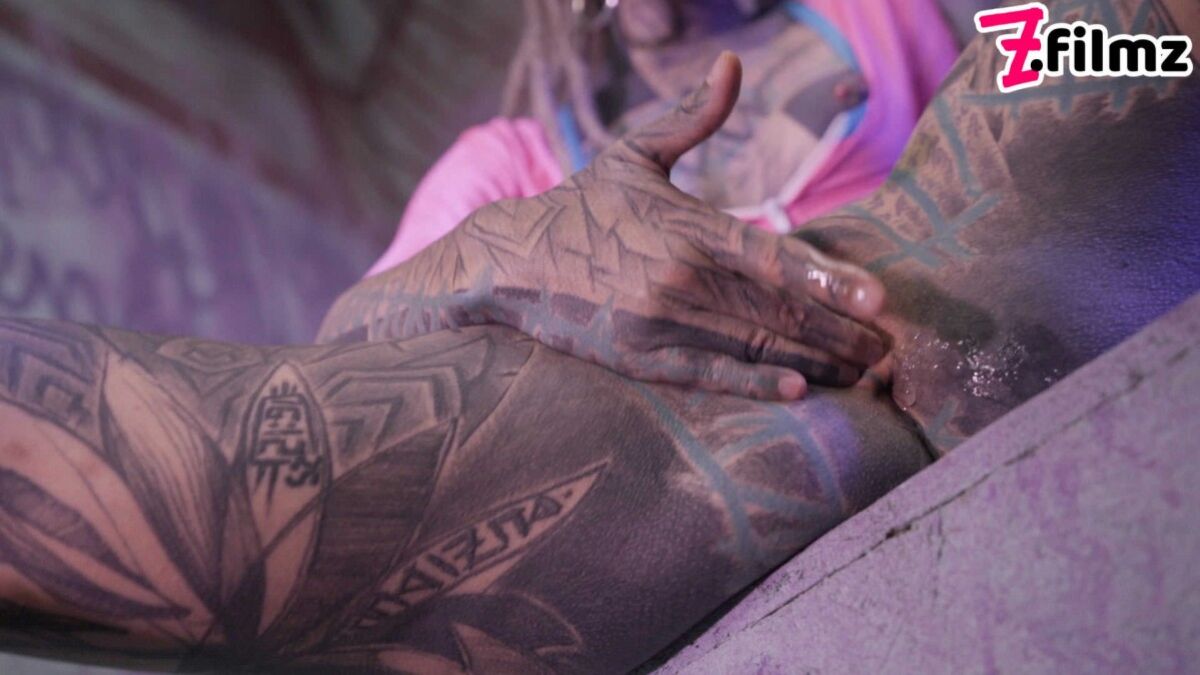 Anuskatzz Skate Park Pussy and Anal Play