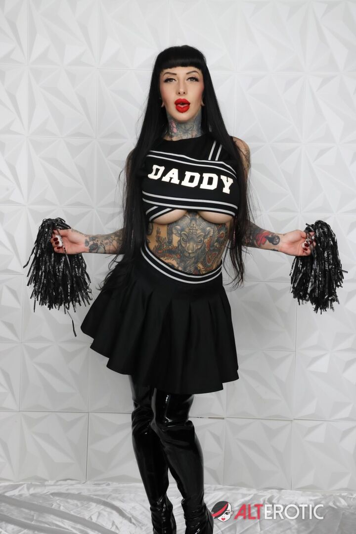 Cheerleader Jessie Lee Seduces Two Rival Football Stars Nade Nasty And Tef Wesley To Double Team Her