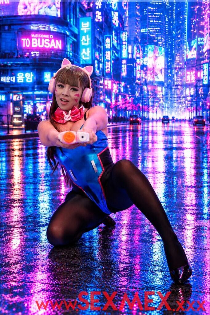 SEXY COSPLAYER D.VA . Nicole Zurich