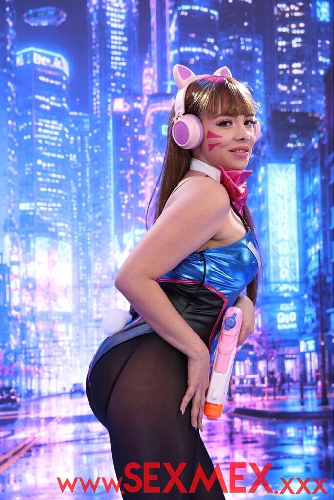 SEXY COSPLAYER D.VA . Nicole Zurich