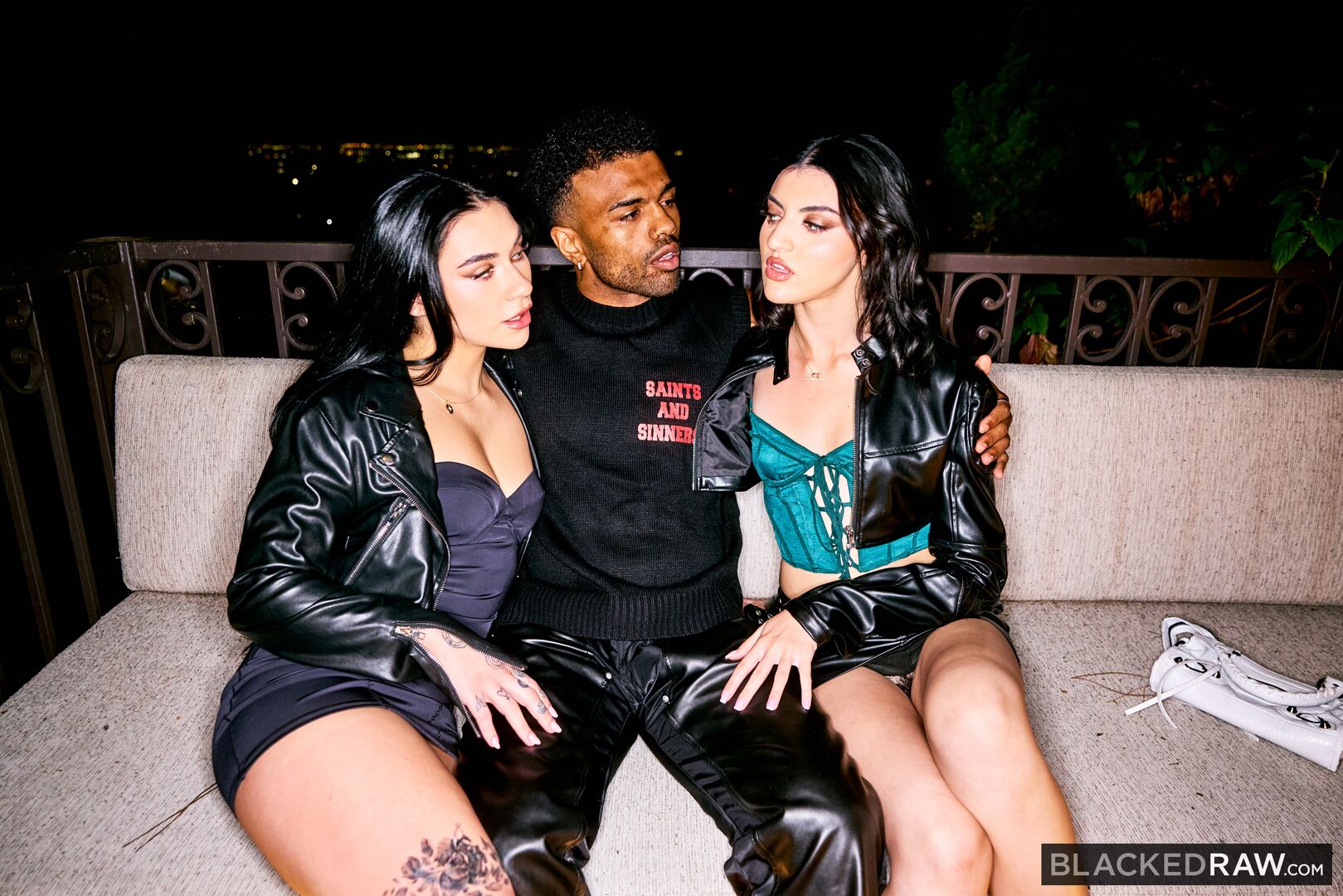 Fresh Faces Get Their Pussies Stretched