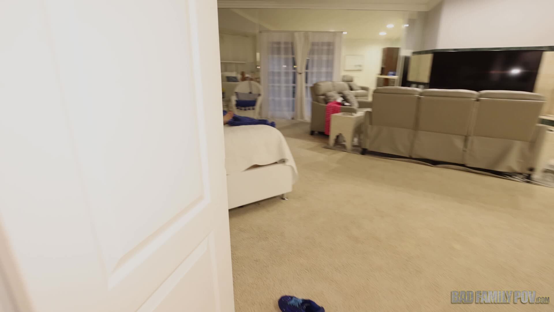 Angelica Coralvine: Horny Milf Sneaks Around With Stepson While Her Husband Is at Work