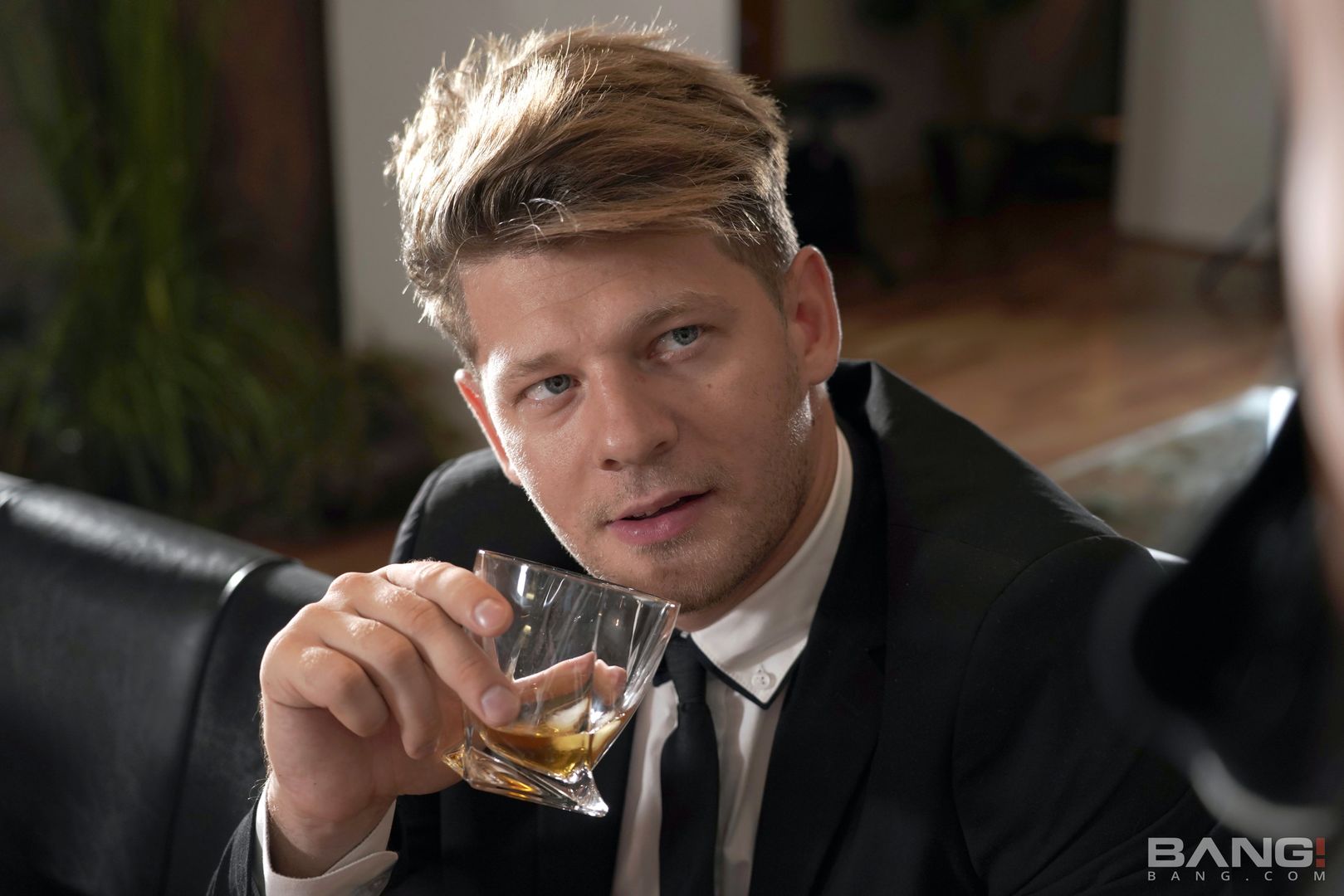 Katie Dee Gets Her Holes Ravaged By Two Dicks