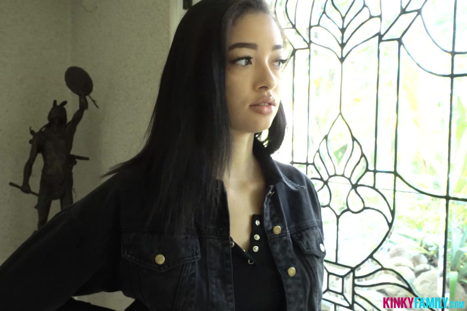 Fucking stepsis before a party
