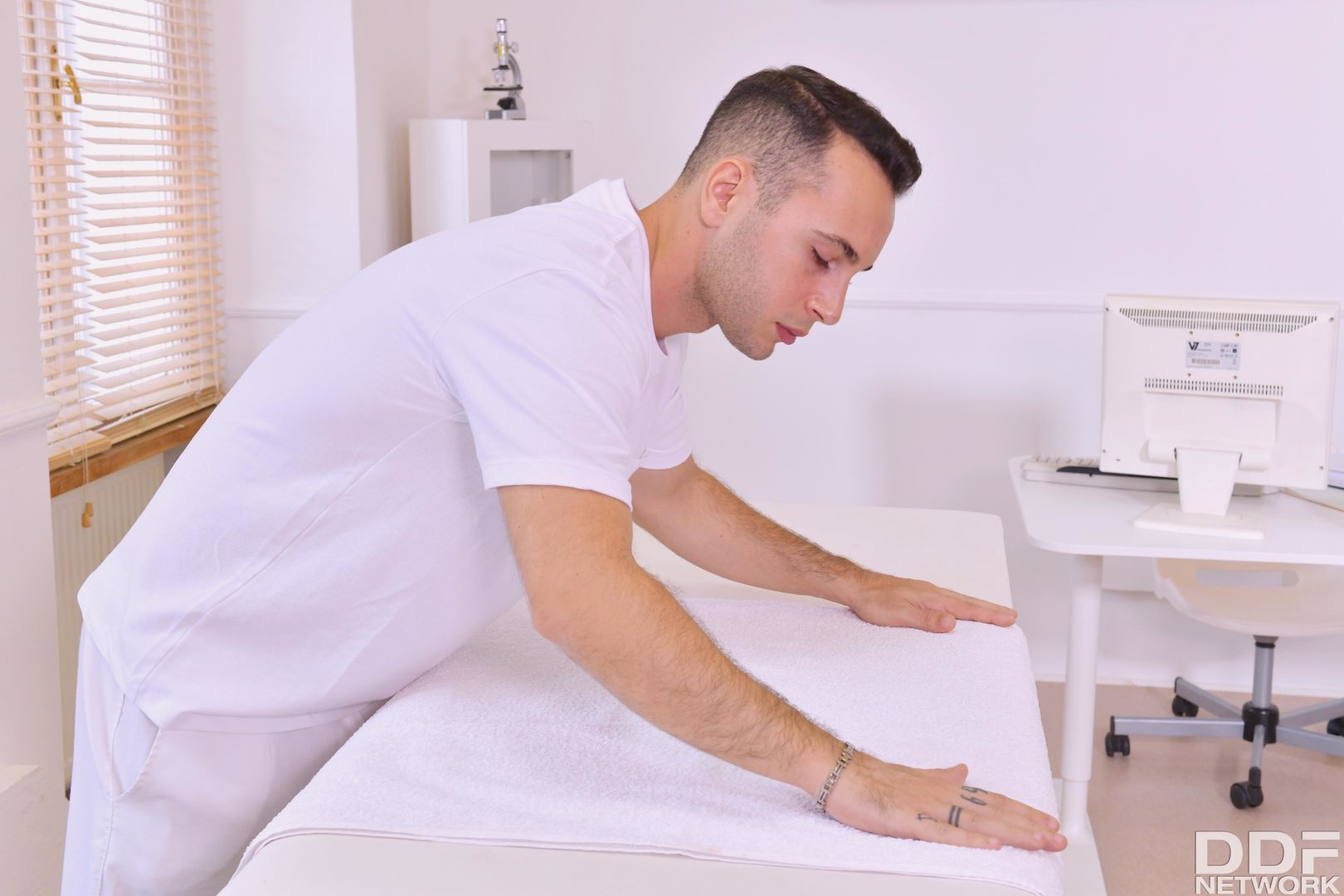 Pussy Pounded by Masseur