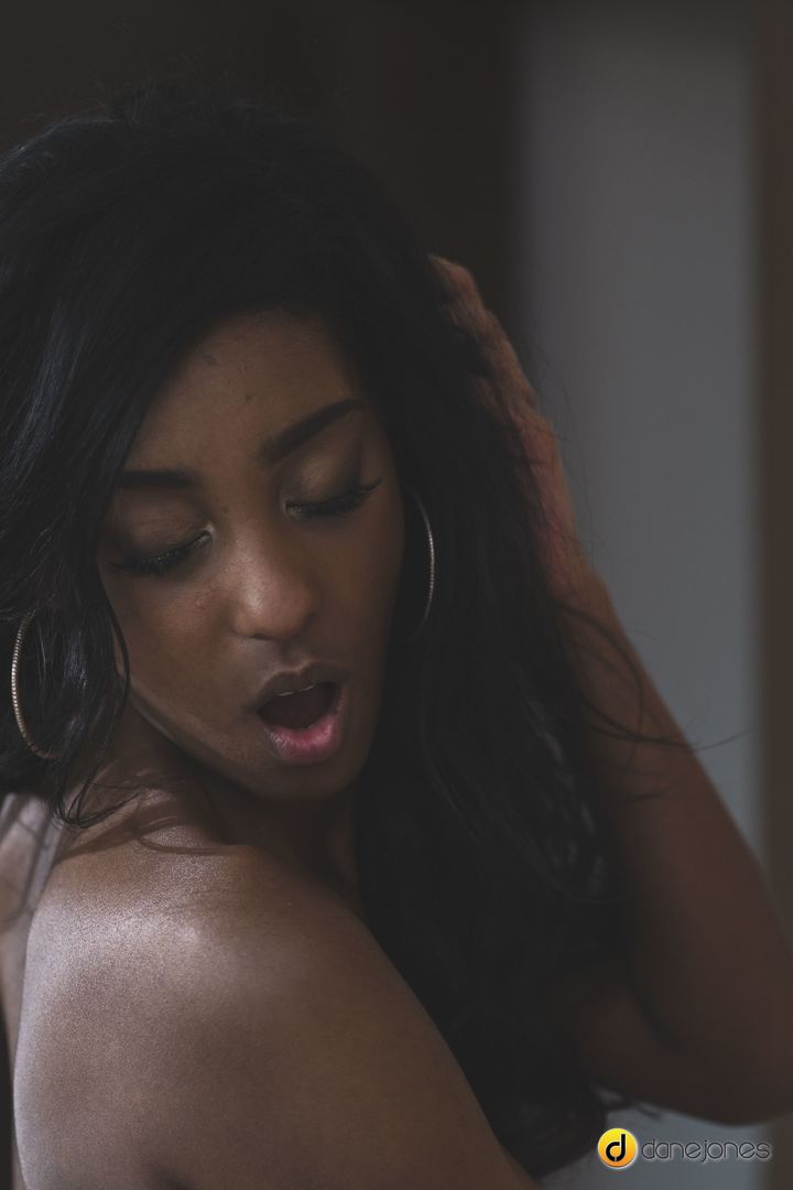 Ebony UK babe cant get enough