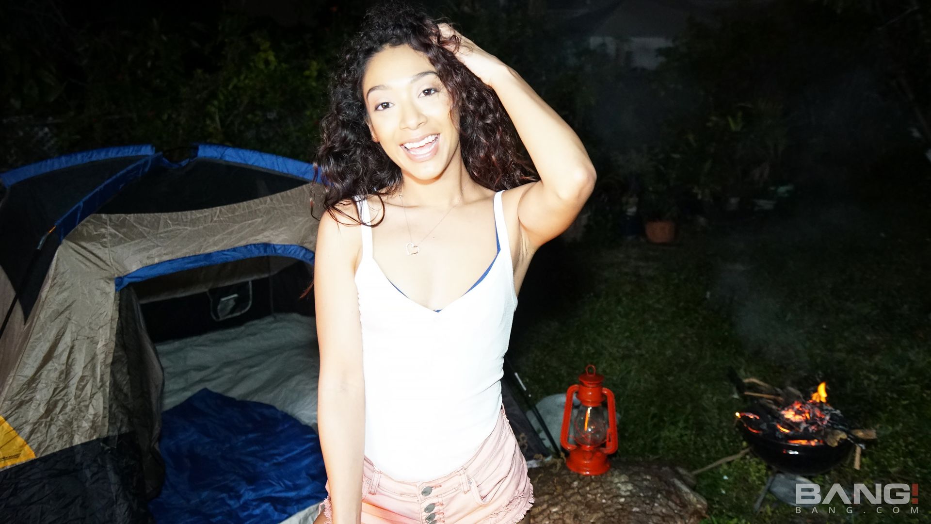 Sarah Lace Gets Pounded Deep In A Nighttime Camping Trip