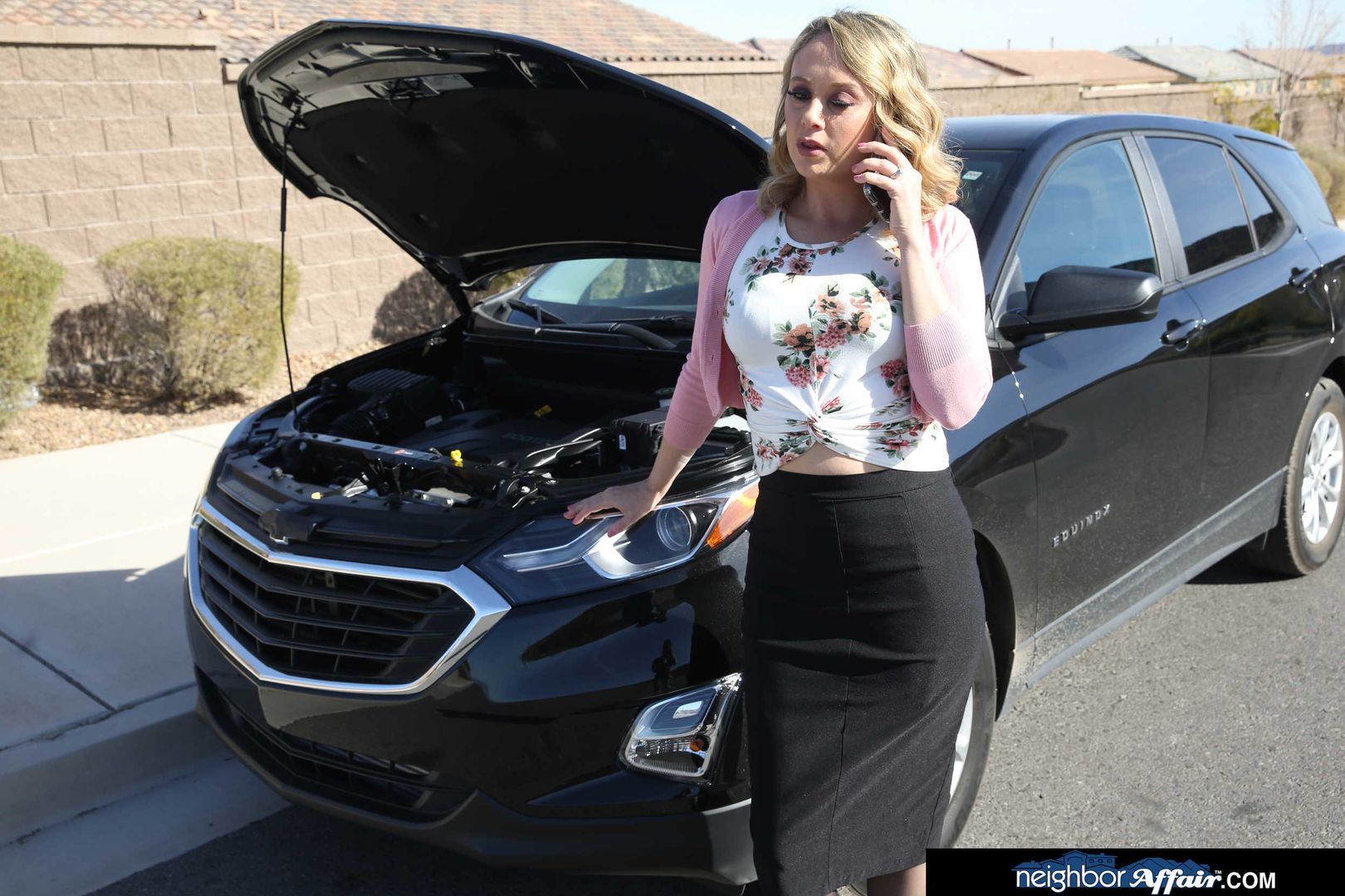 Elle McRae cheats on husband with manly neighbor