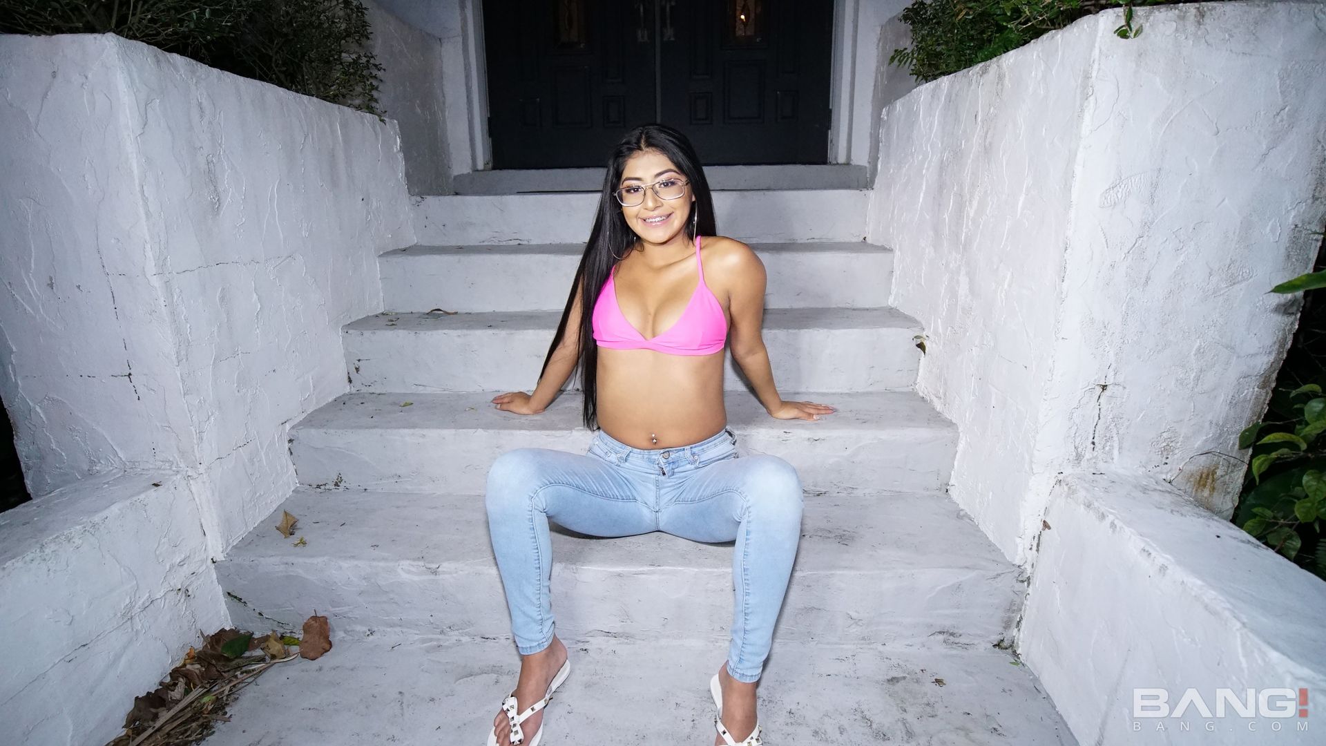 Binky Beal Gets Her Pussy Destroyed In Her Own Driveway