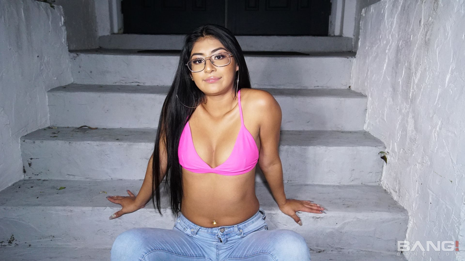 Binky Beal Gets Her Pussy Destroyed In Her Own Driveway