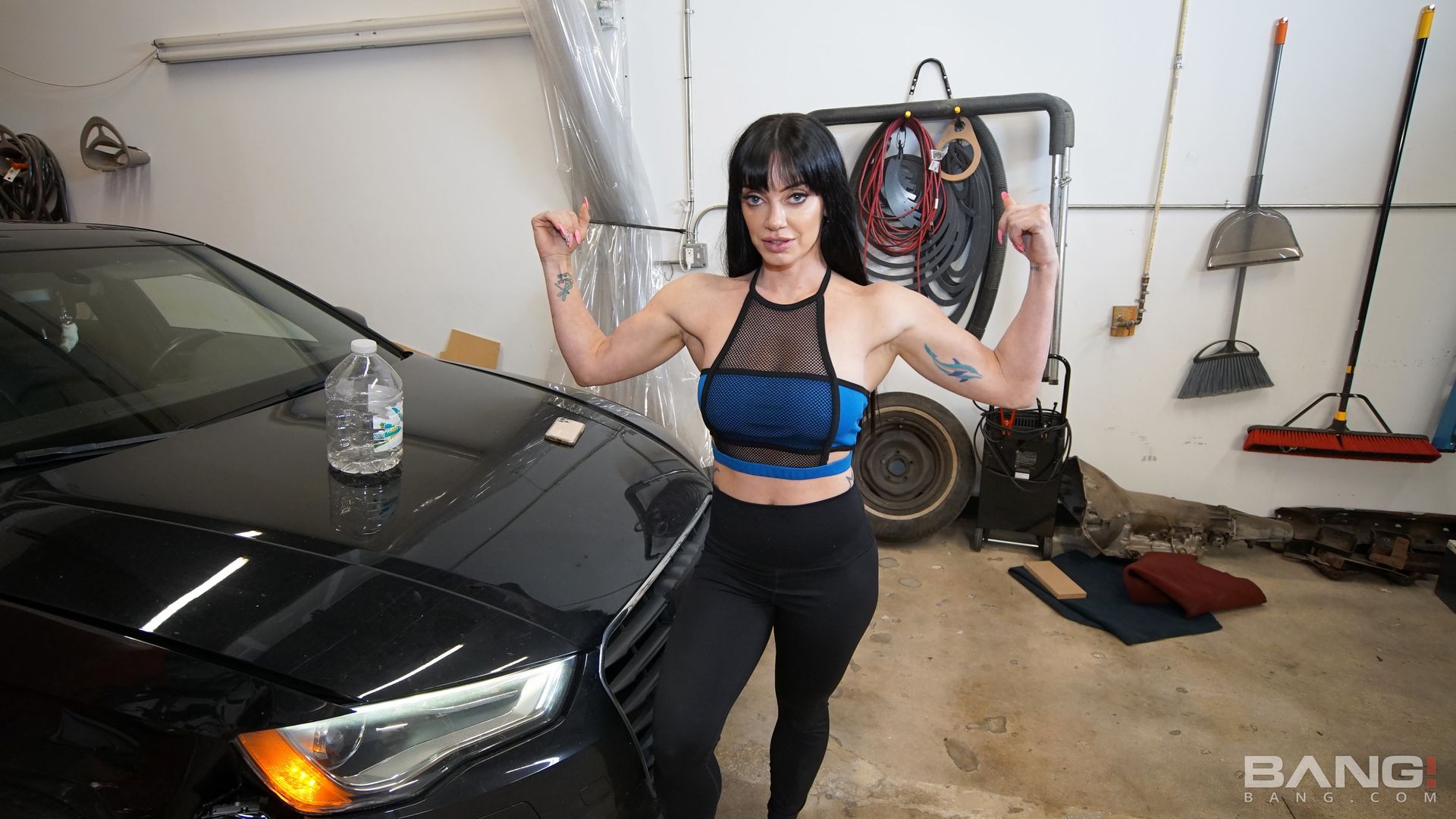 Leila Larocco Gets A Personal Training Session For Her Tight Pussy
