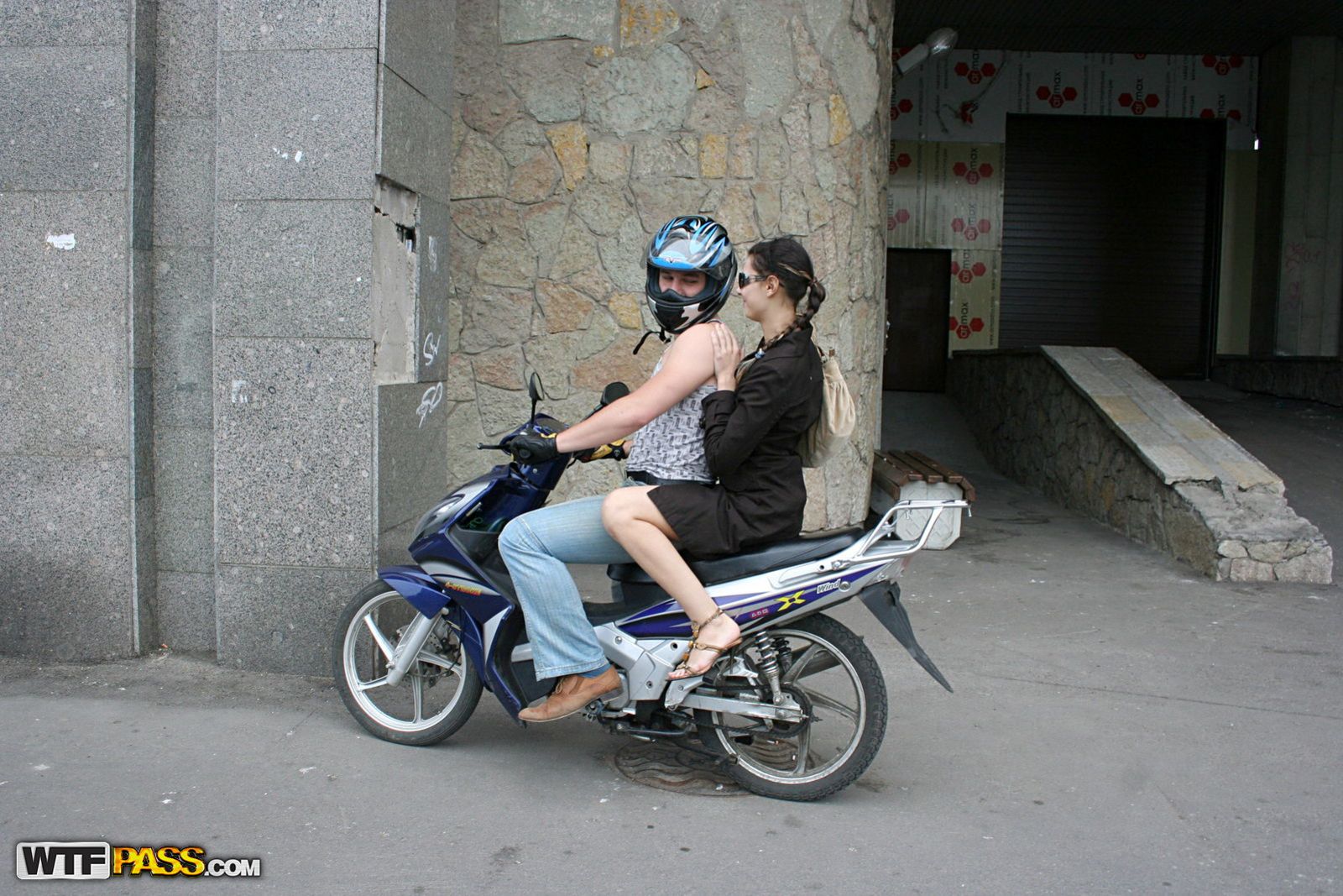 Pick up sex with hot teen city girl