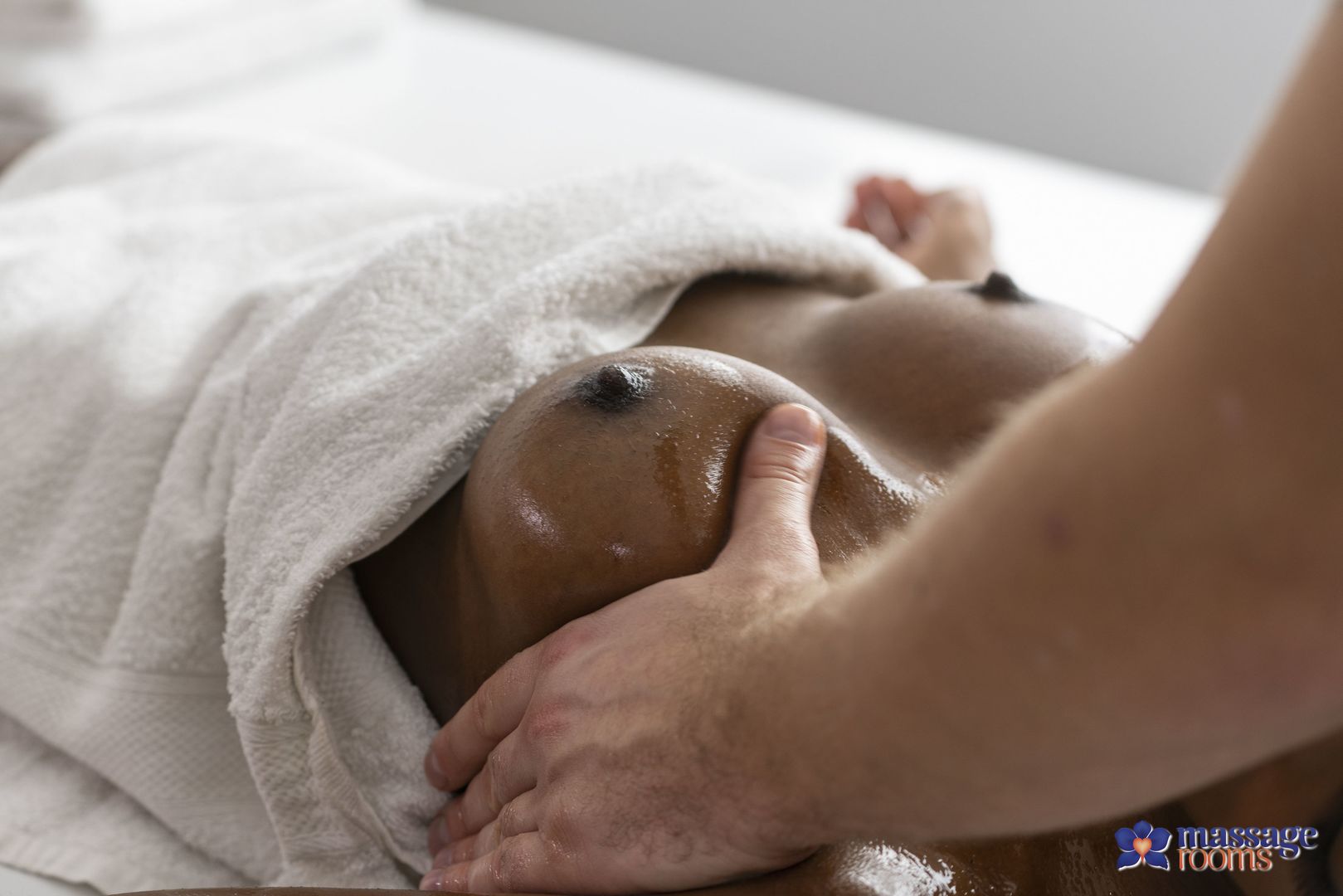 Oil drenched sex with Ebony UK babe