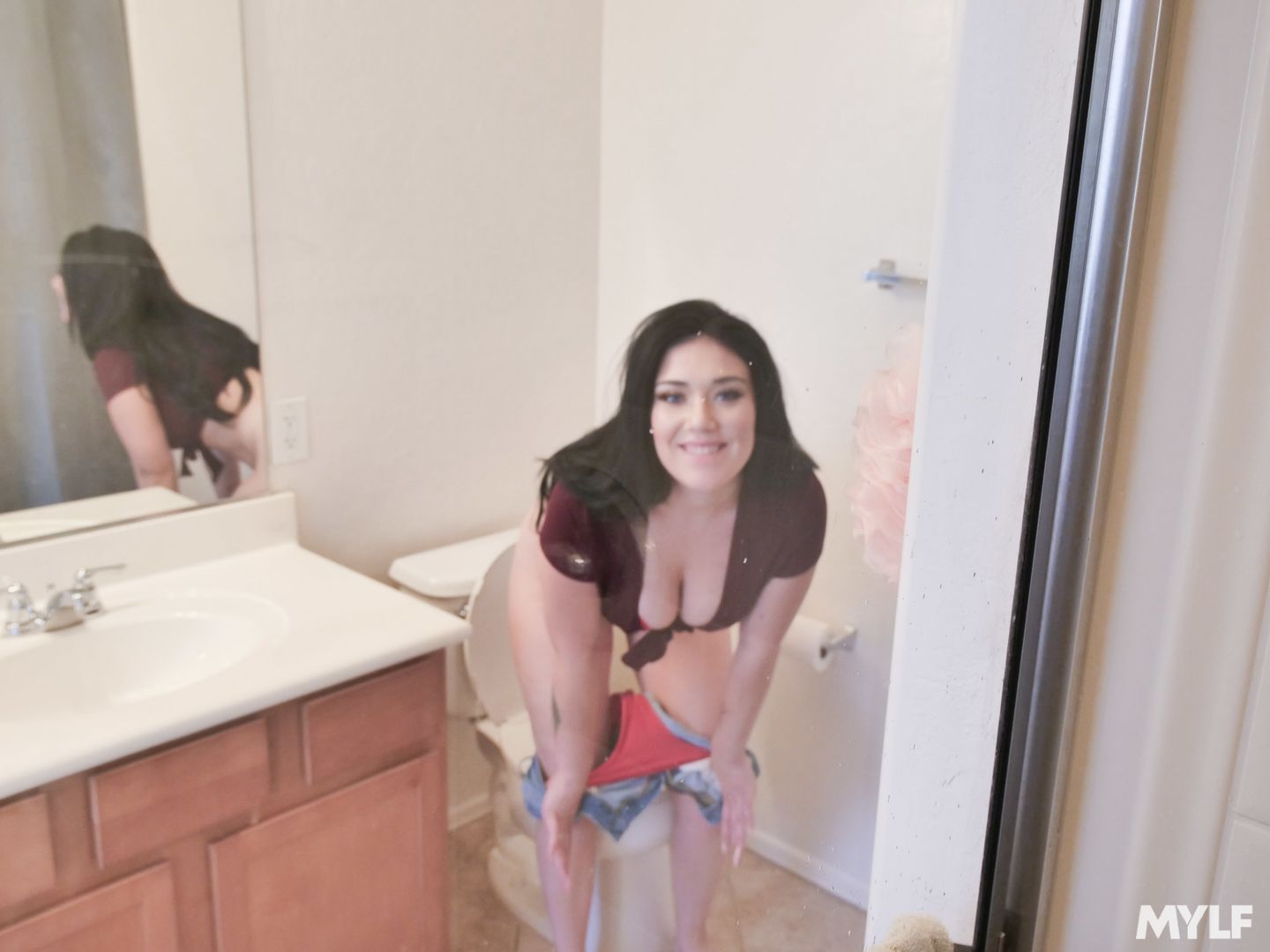 Blue-Eyed MILF Blowjob