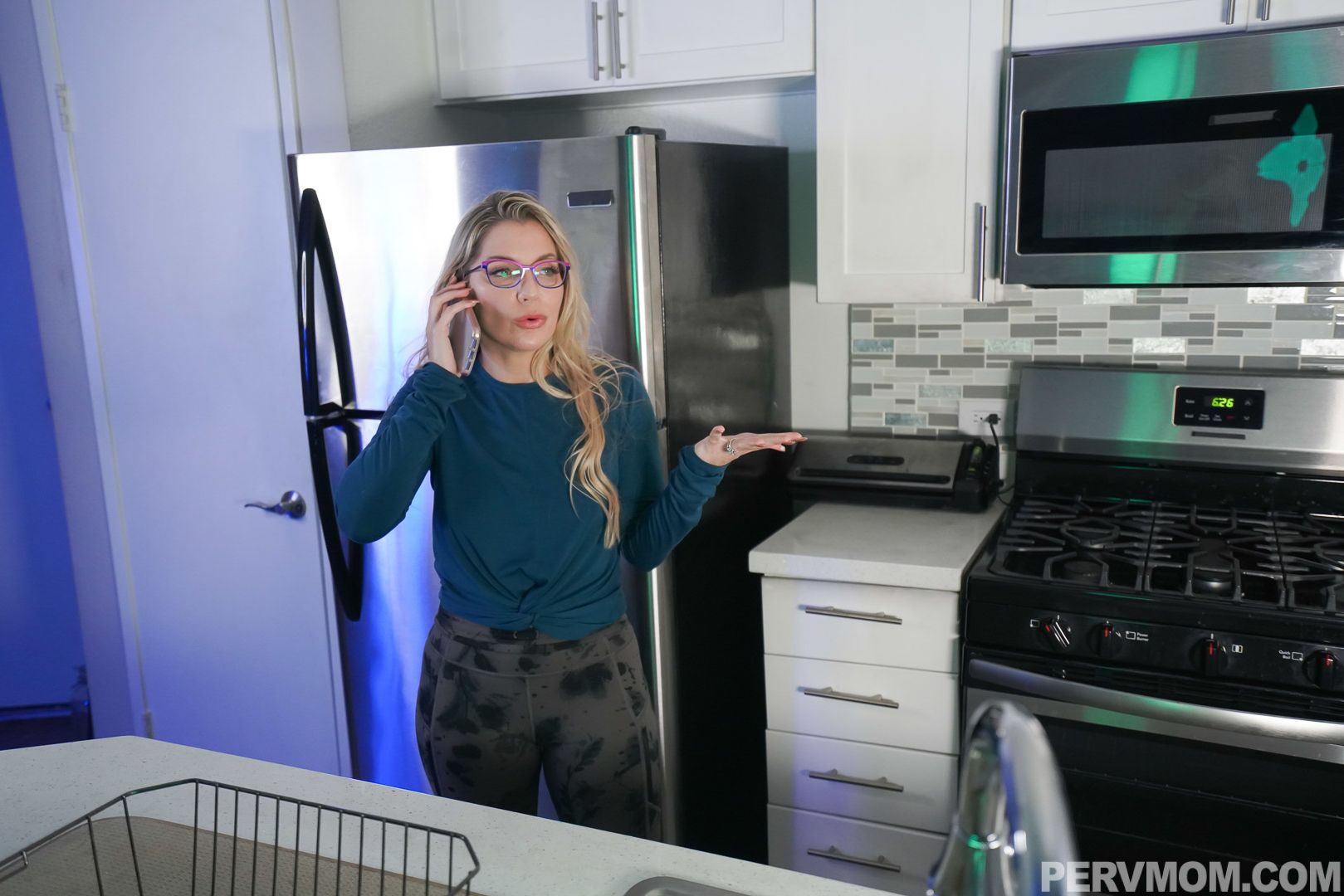 Taking Care Of My Stepmom’s Pussy