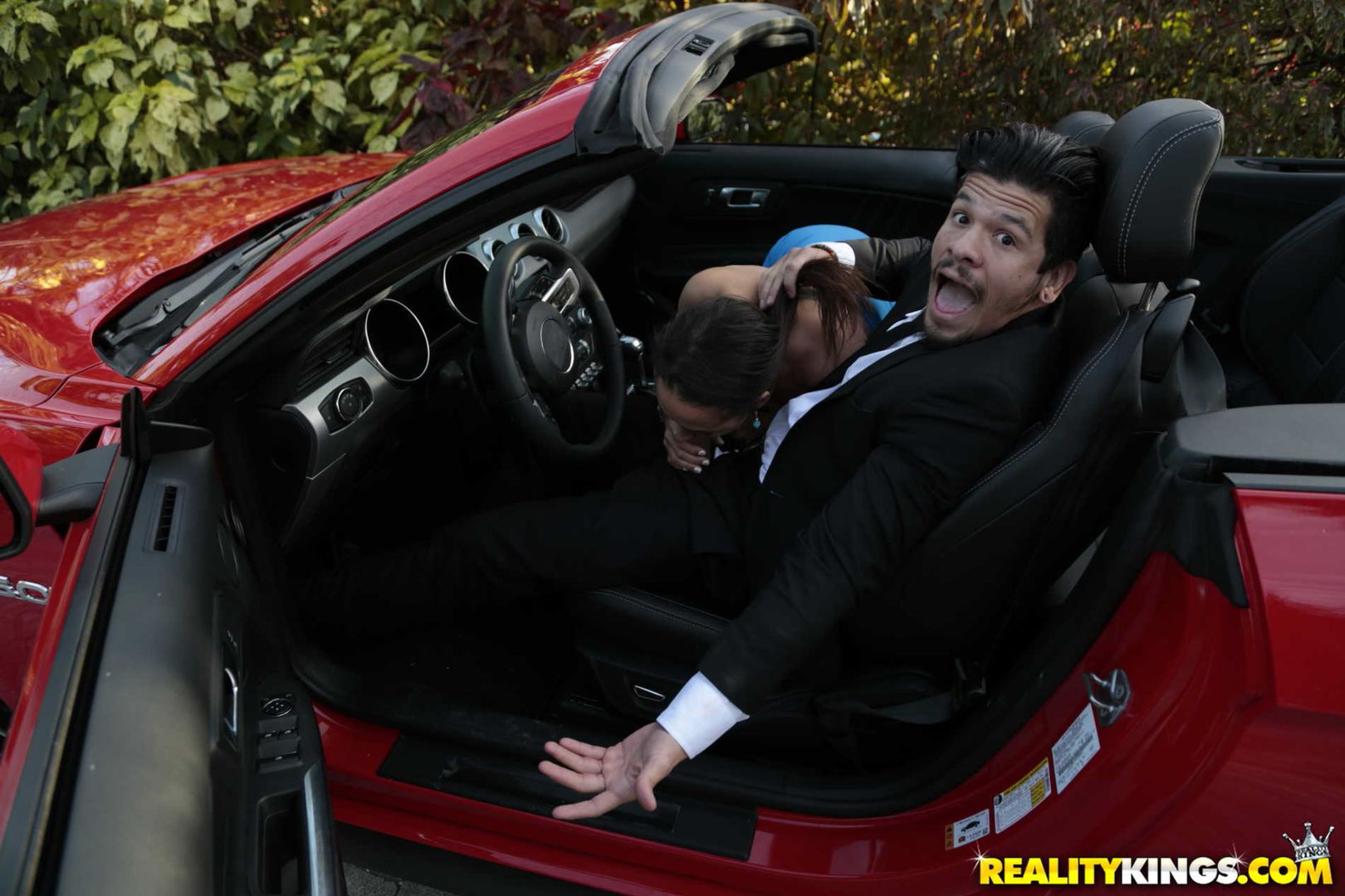 Pranking A Gold Digger