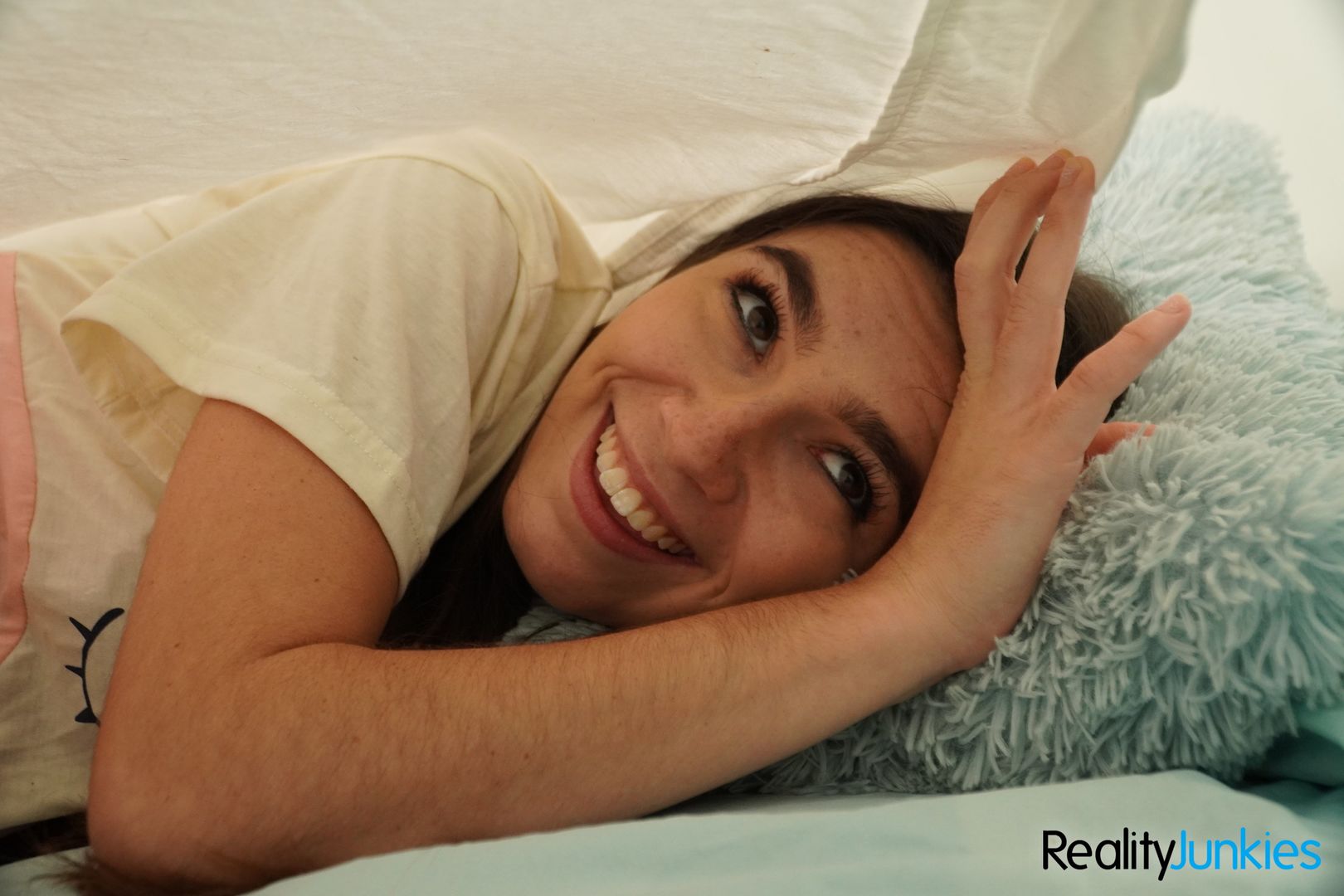 My Horny Stepsister 2 Scene 1 - Wake up Call!