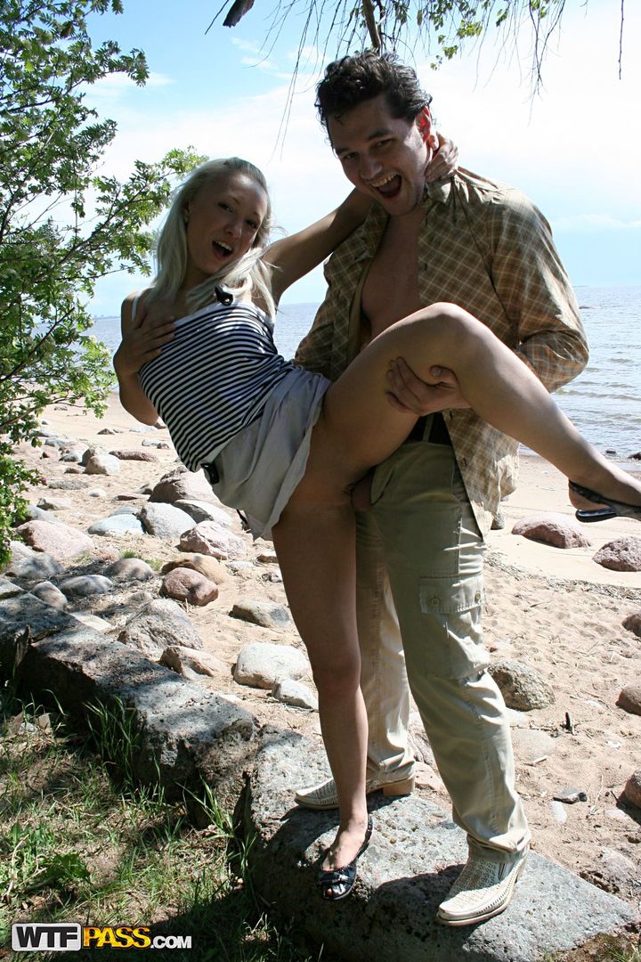 Sex on the beach with pickup blonde