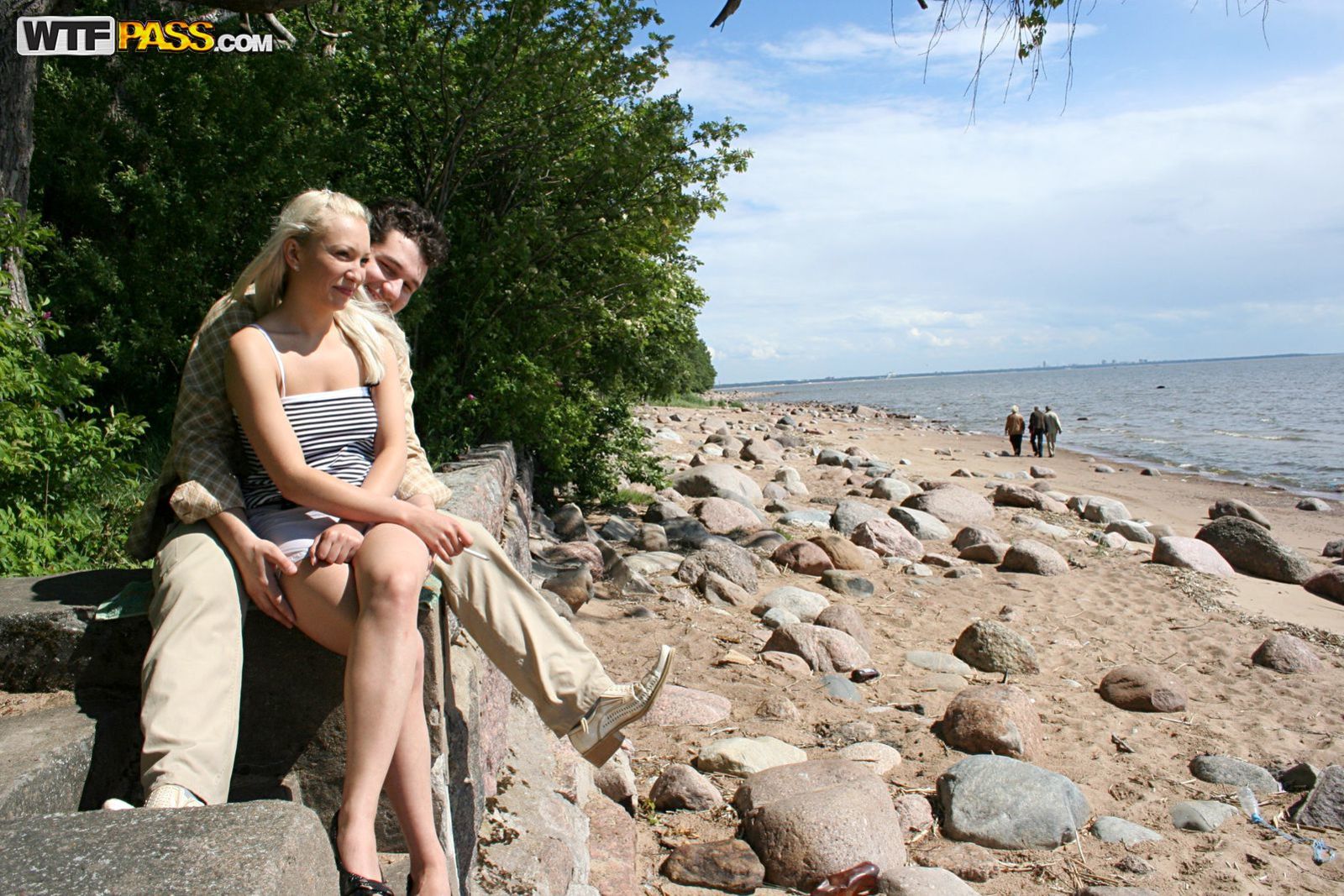 Sex on the beach with pickup blonde
