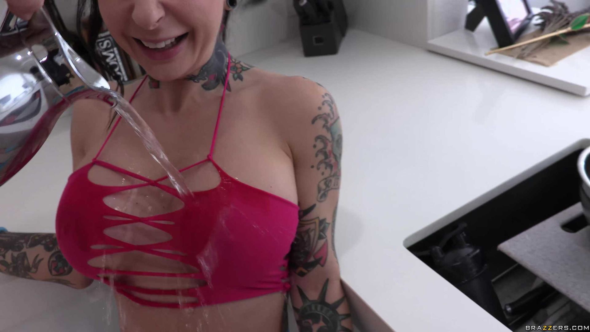 Hands On Joanna