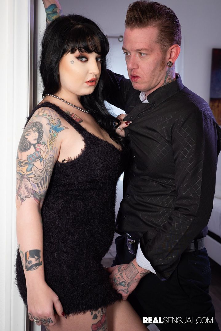 In Love With Tattooed Babe Draven Star