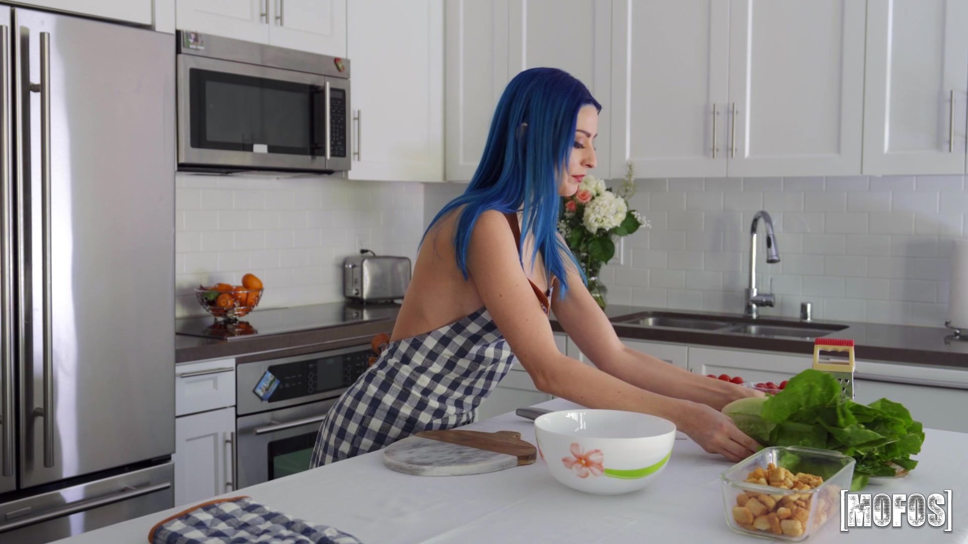 Jewelz Sexy Kitchen