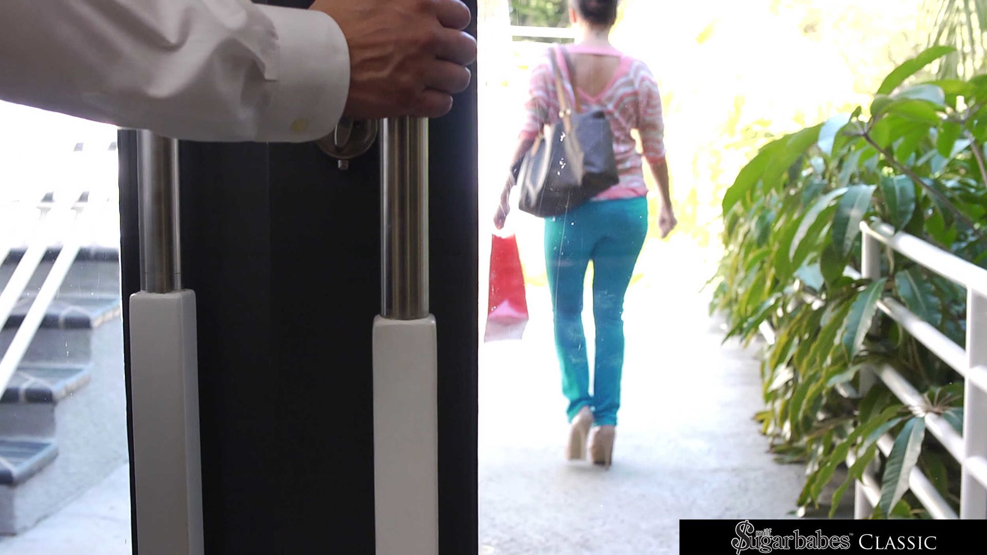 London Keyes visits her sugardaddy for his pleasure