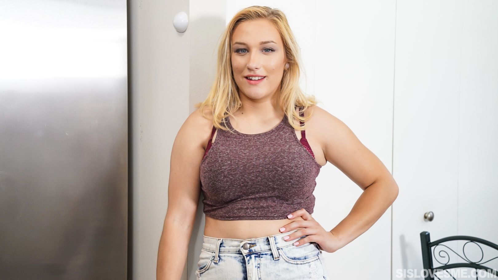 Blonde Amateur Likes It Rough