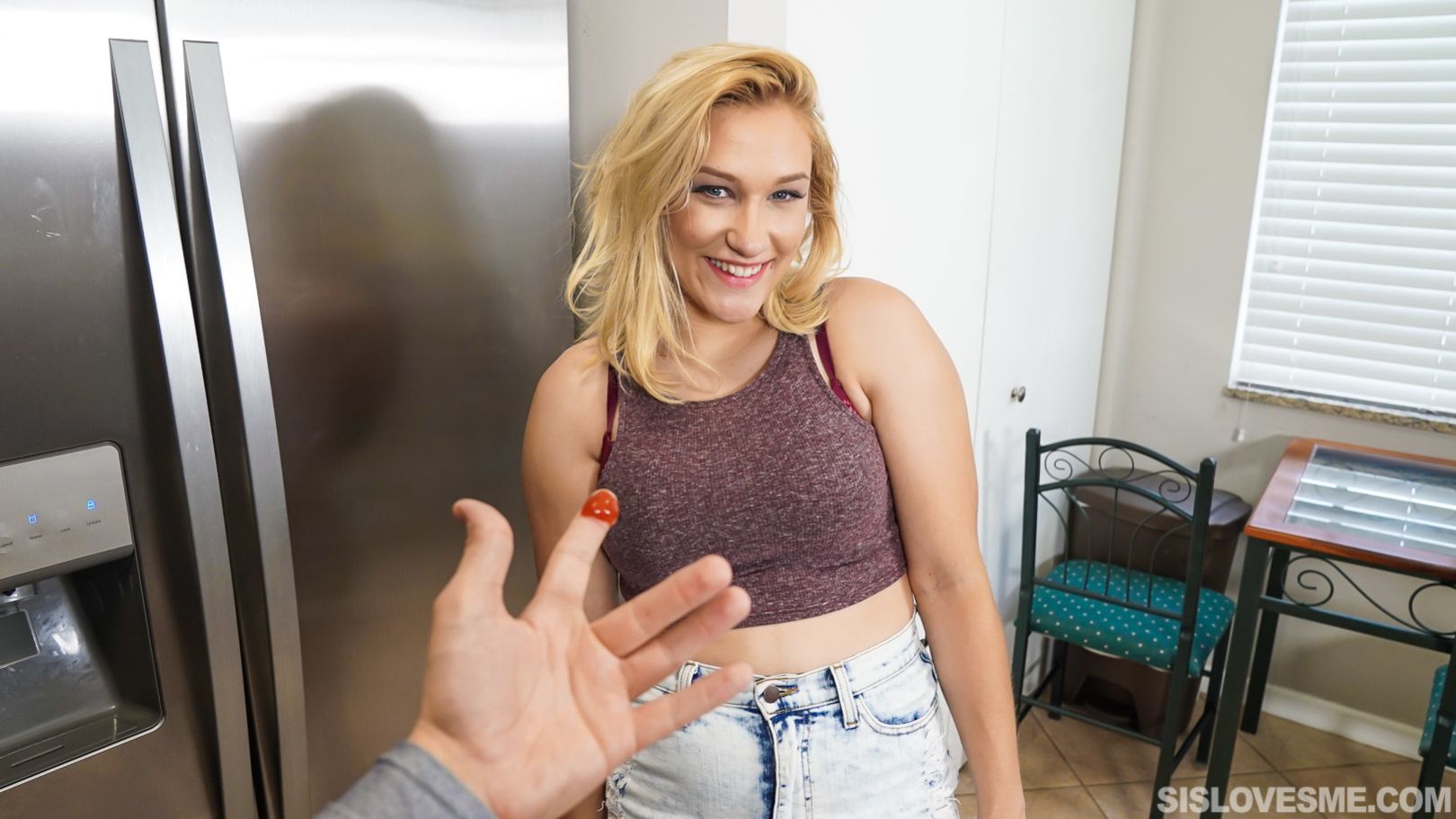 Blonde Amateur Likes It Rough