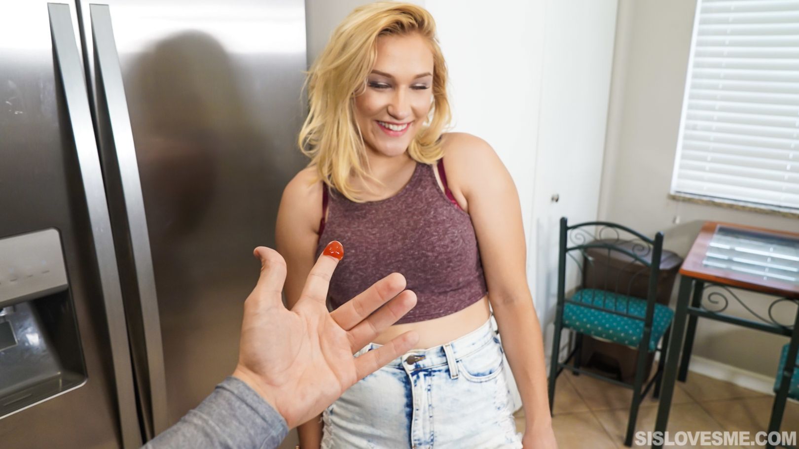 Blonde Amateur Likes It Rough