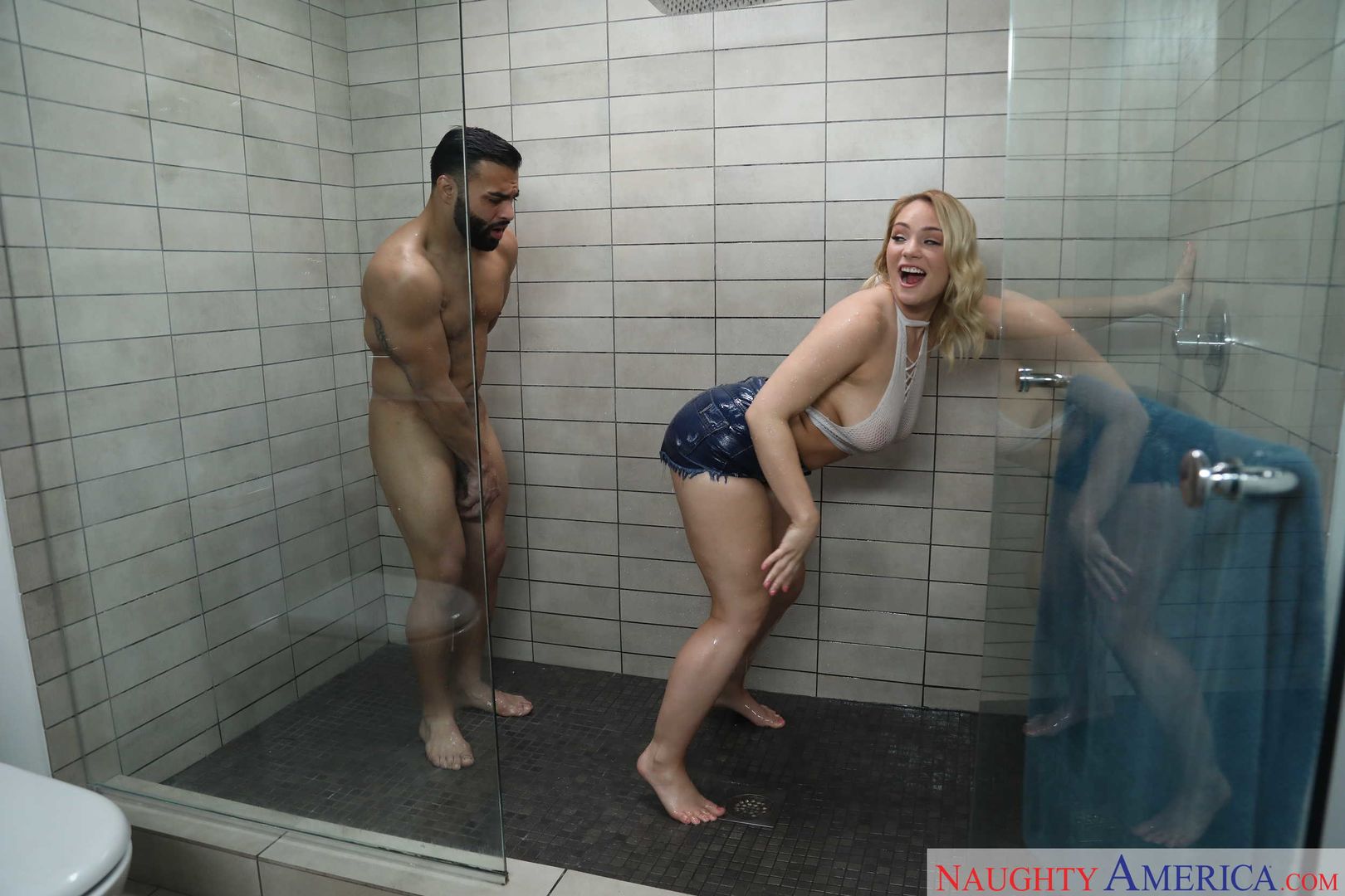 Hadley Viscara fucking in the bathroom with her tattoos