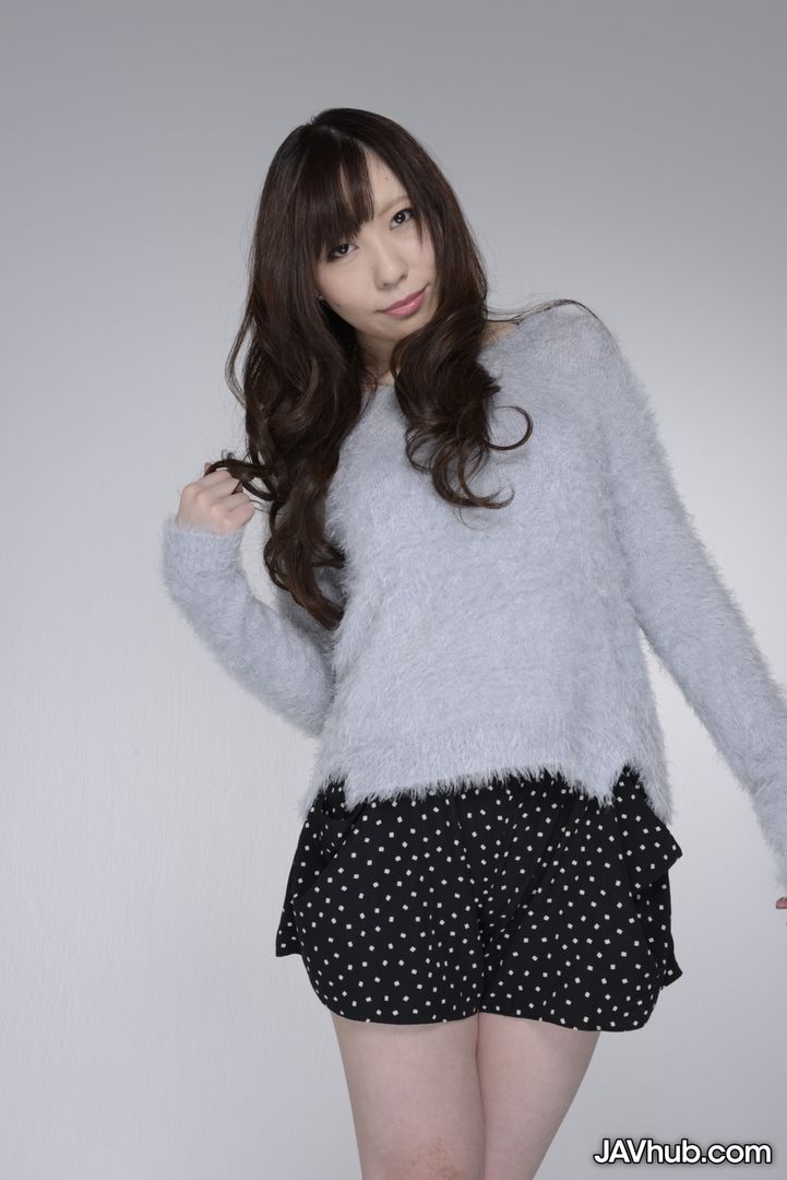 Kirari Suzumori Gets Fucked at Her Photoshoot