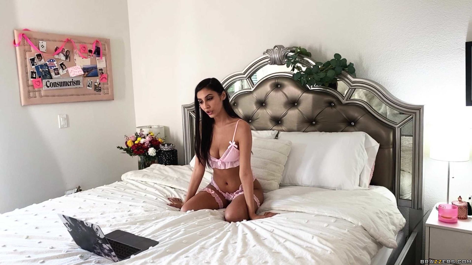 Gianna And Whitney's Strap-On Cam Show