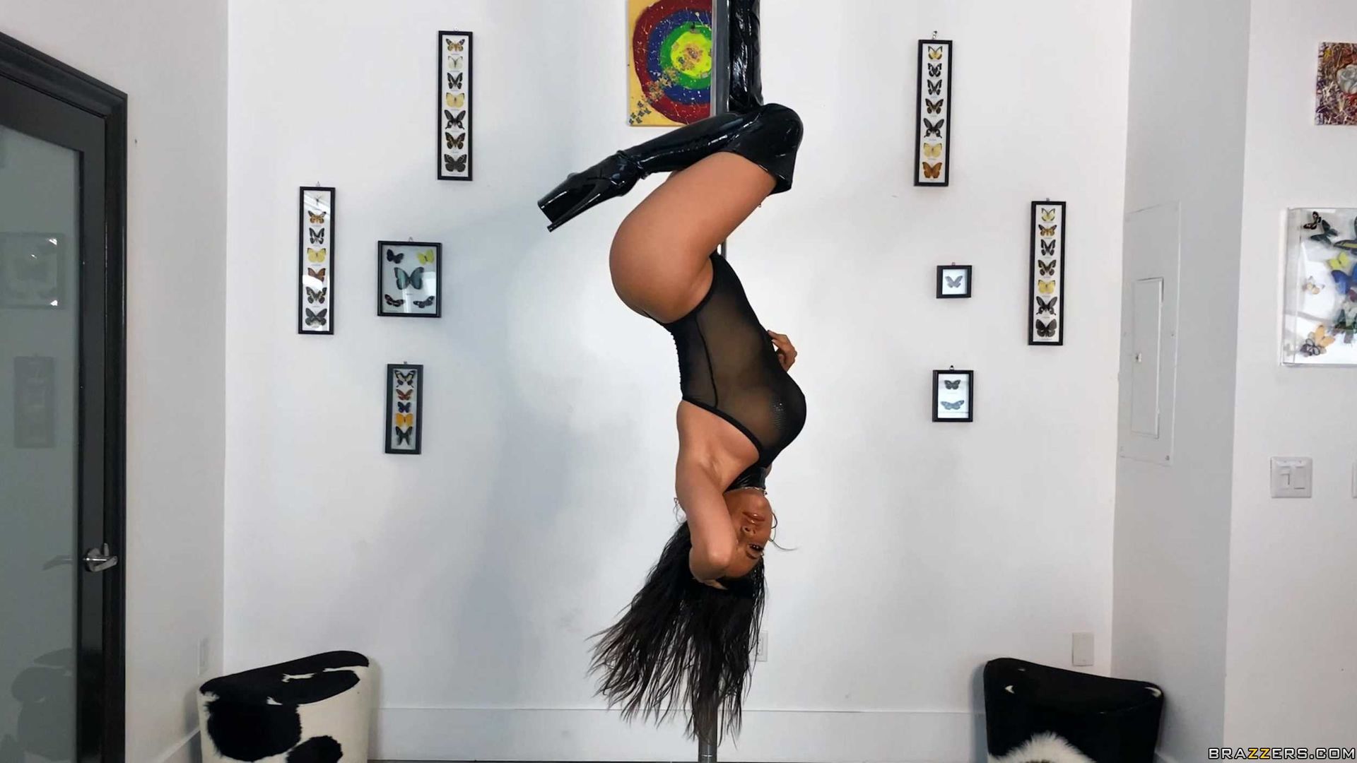 Luna Rides The Pole