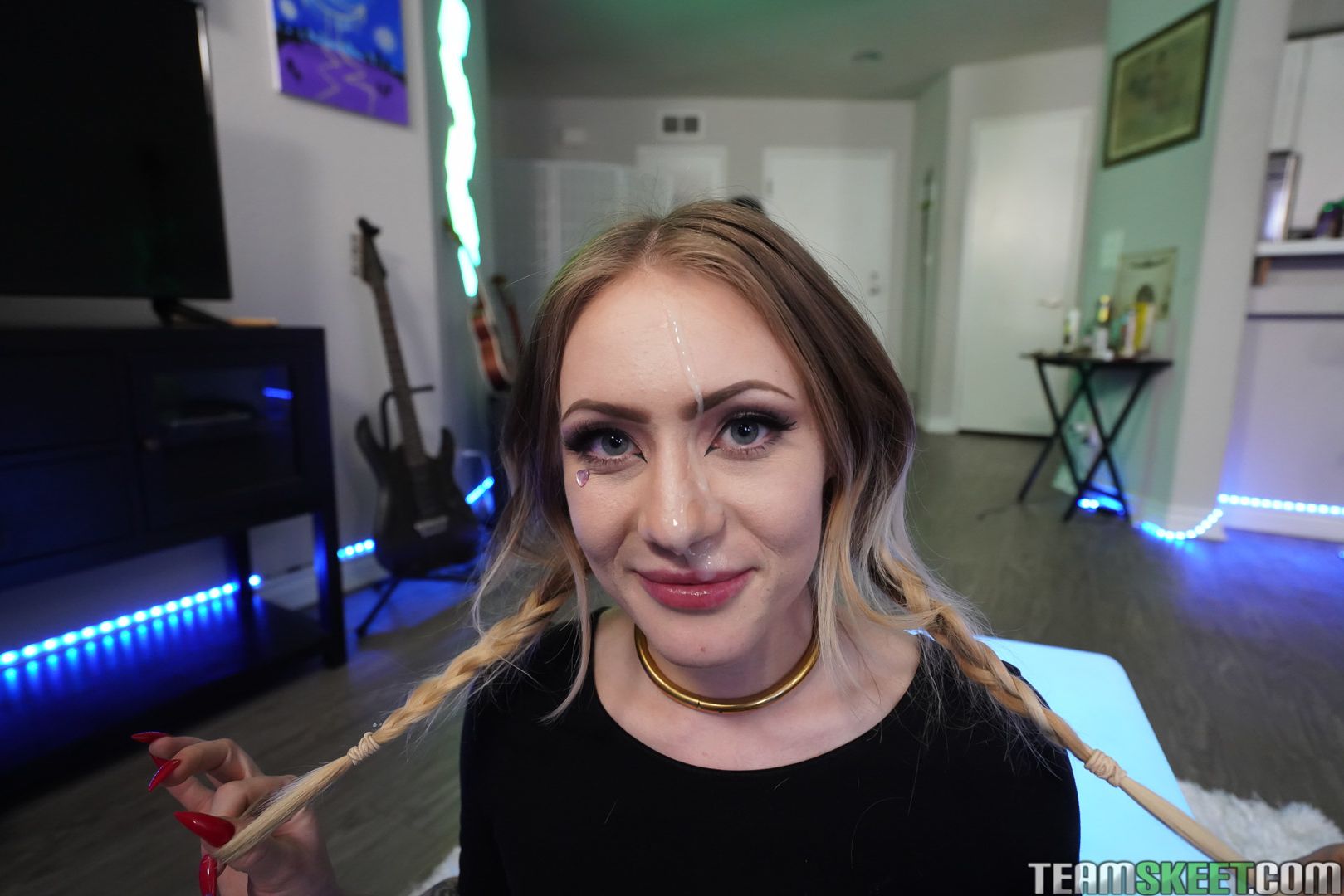 Hot Girls Welcome