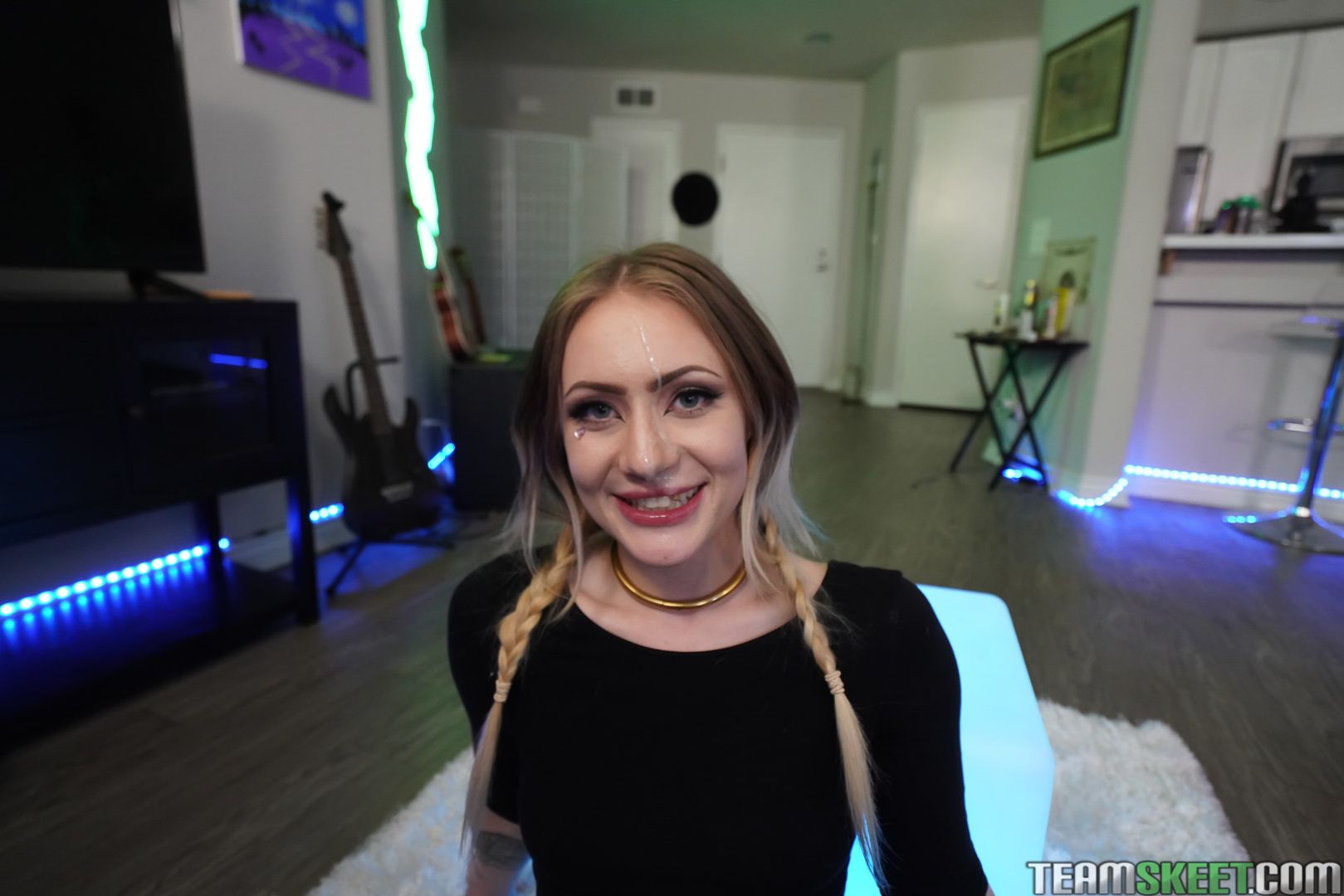 Hot Girls Welcome
