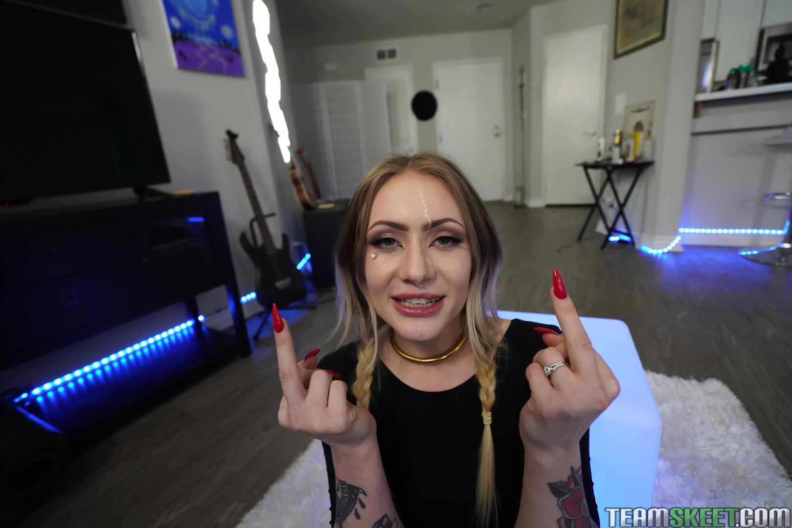 Hot Girls Welcome