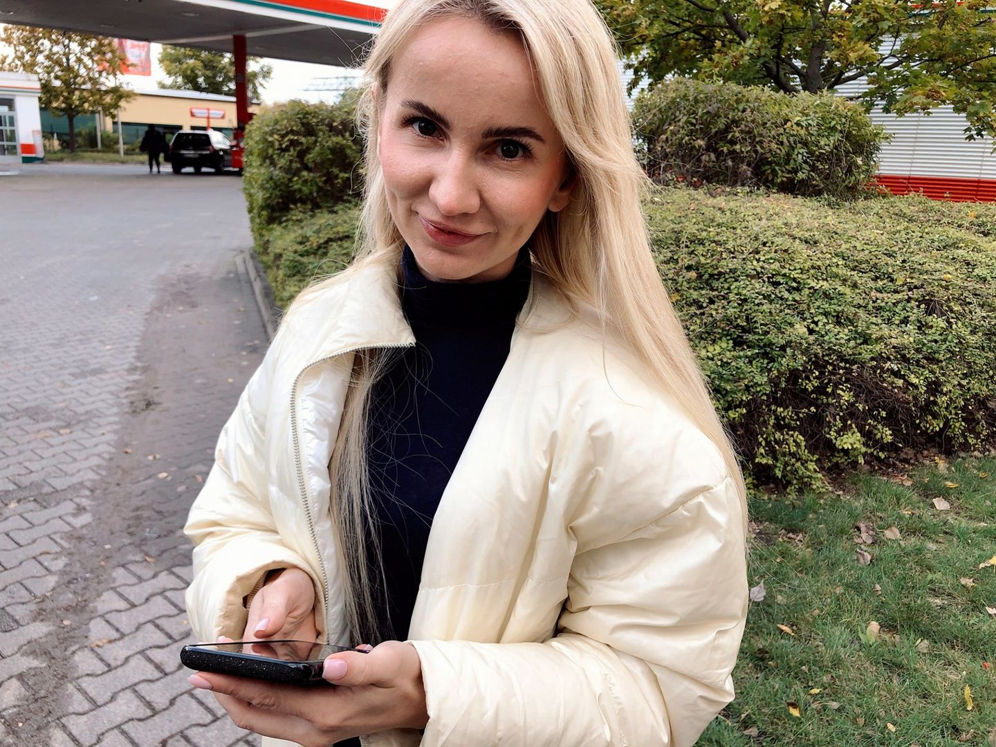 Petite Tania Swank Gives Great Head