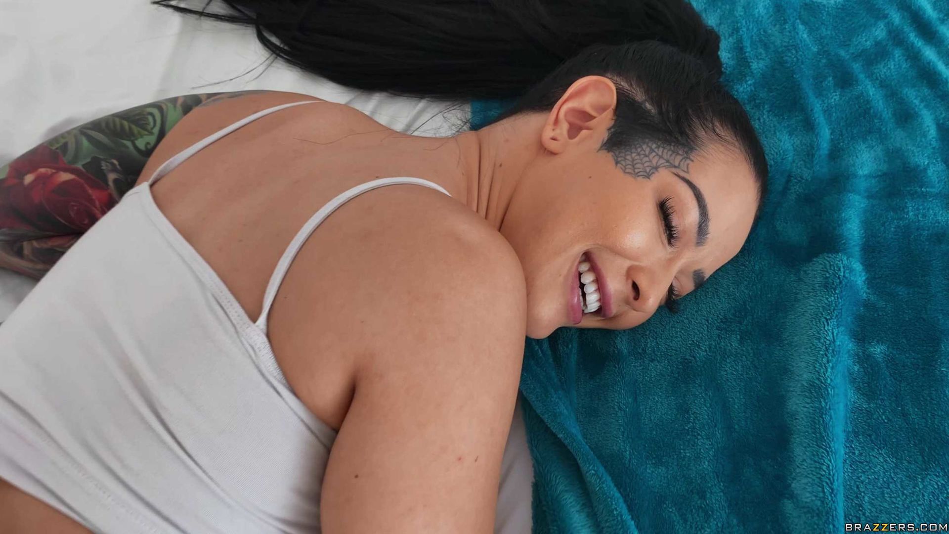 Katrina Gets A Pervy Massage