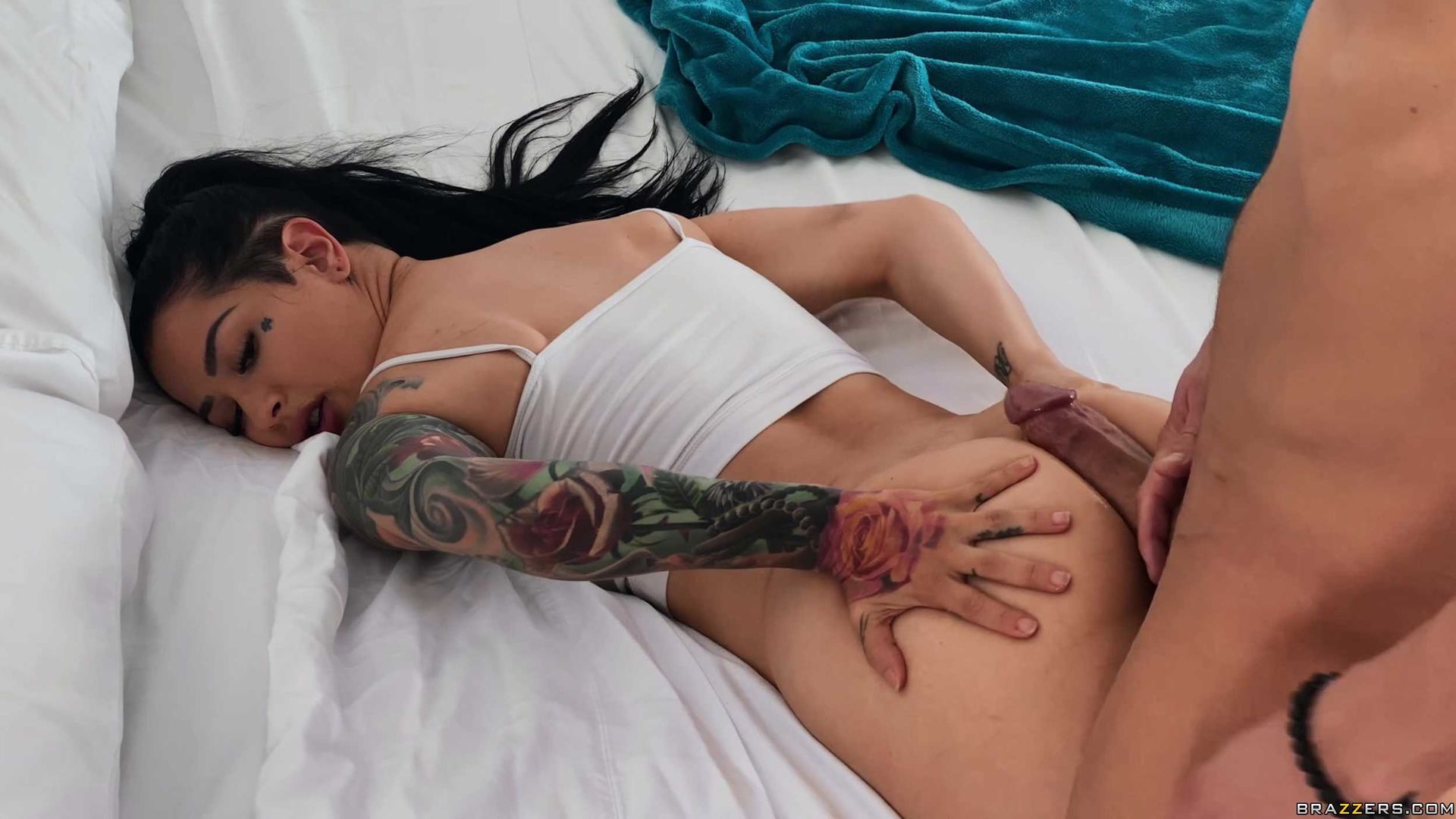 Katrina Gets A Pervy Massage