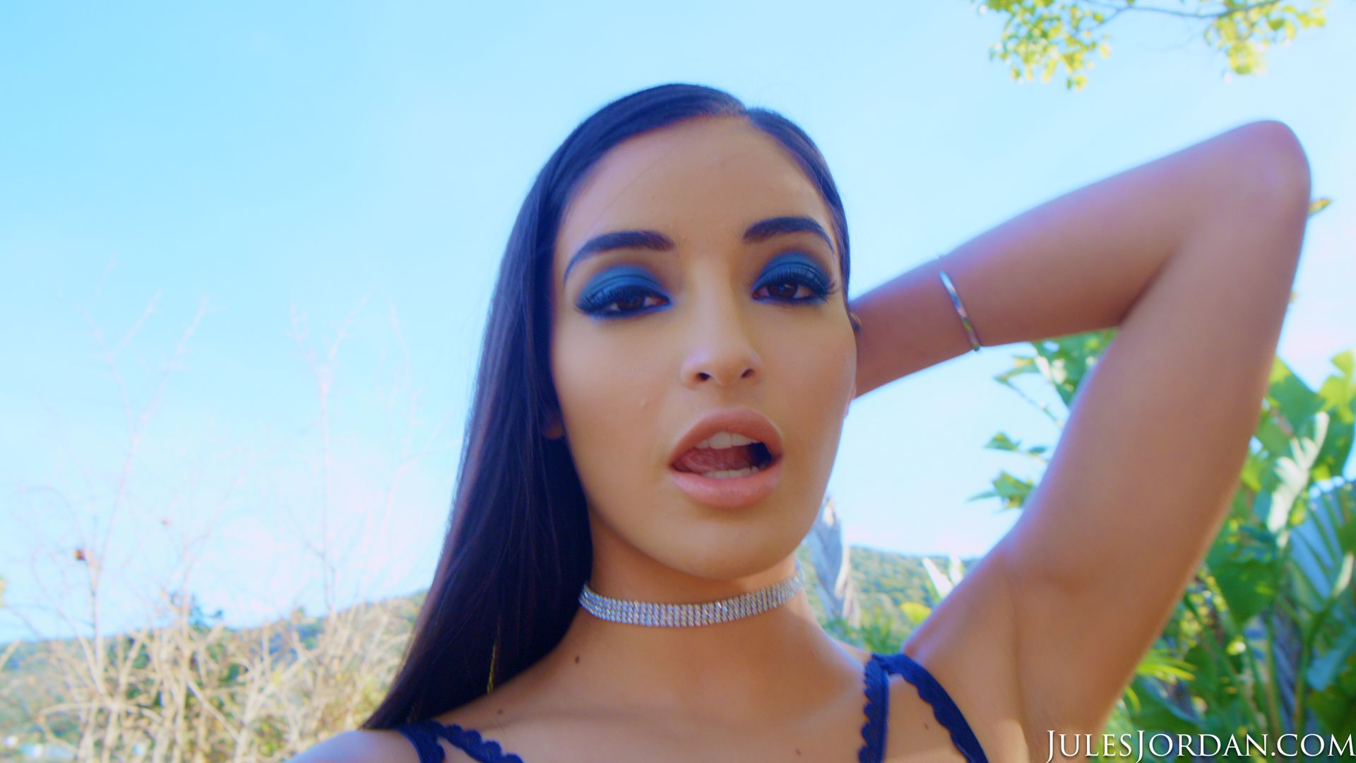 Emily Willis Has A Squirting Anal Orgasm