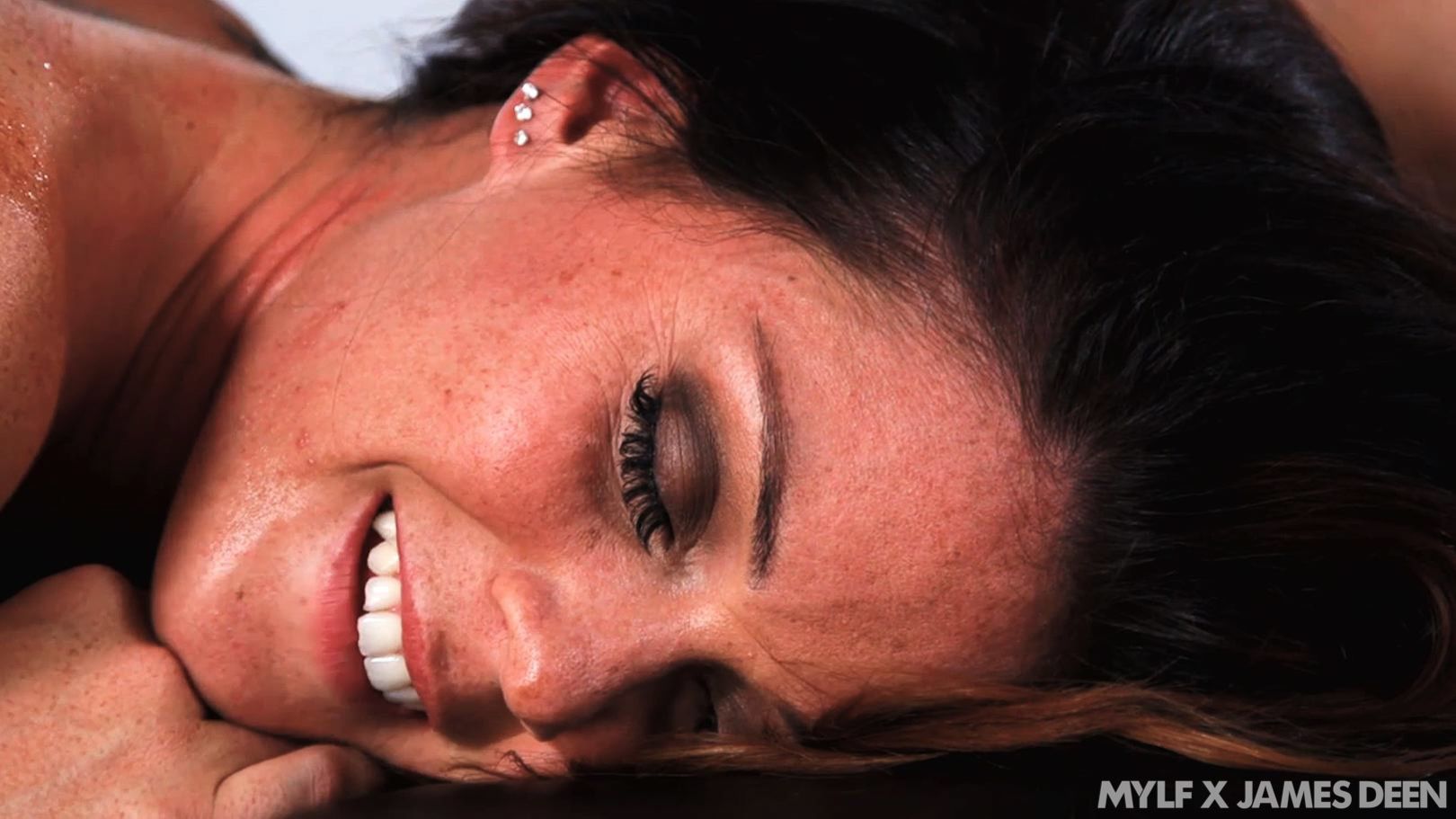 ALISON TYLER IS MASSAGED AND FUCK