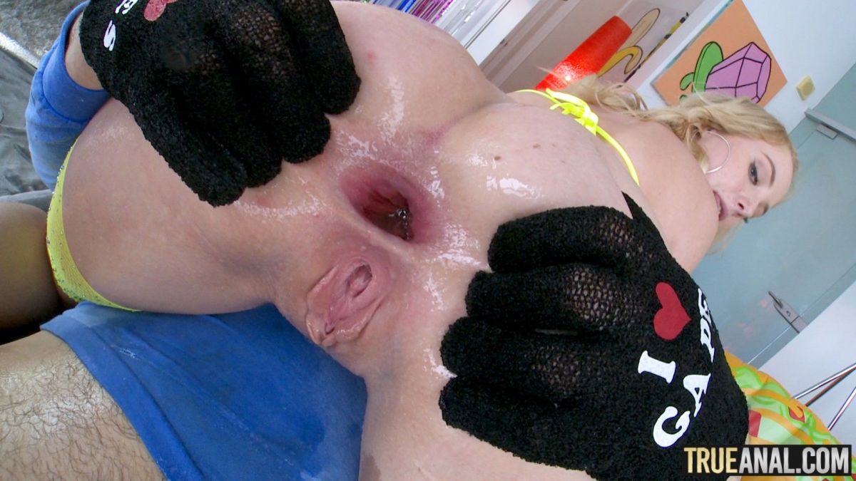 Dixies First Anal