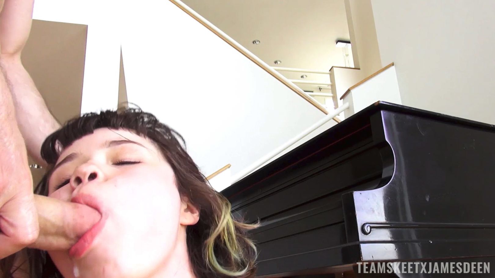 YHIVI APPLIES ONLINE TO HAVE SEX WITH JAMES DEEN