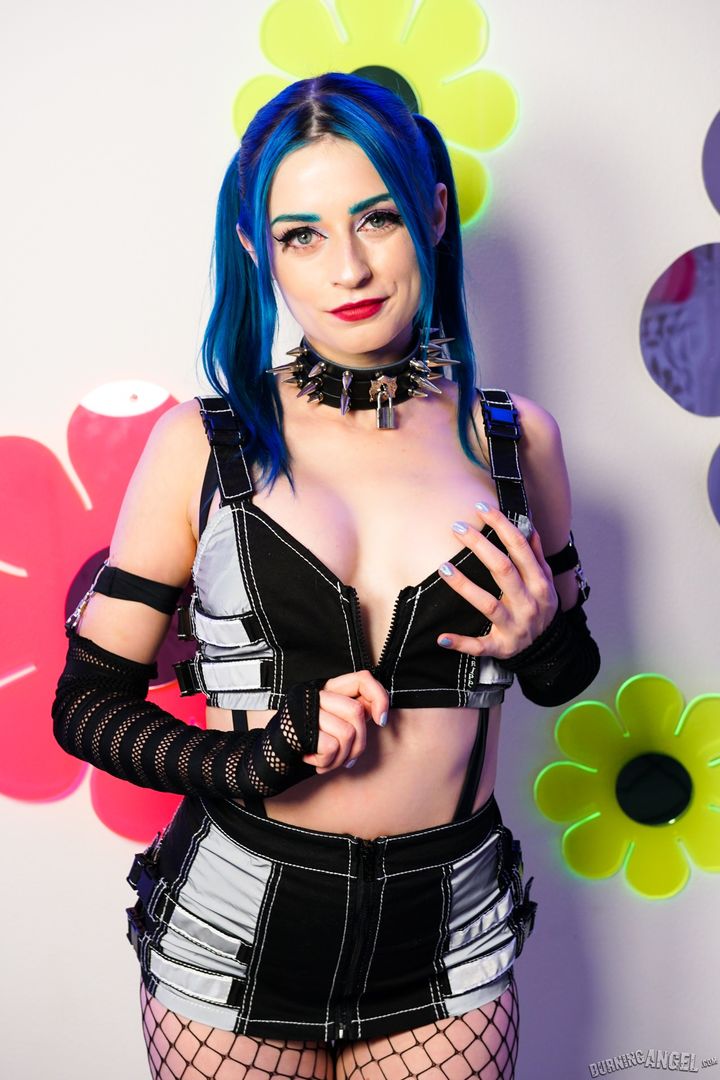 Jewelz Blu Teen Creampie