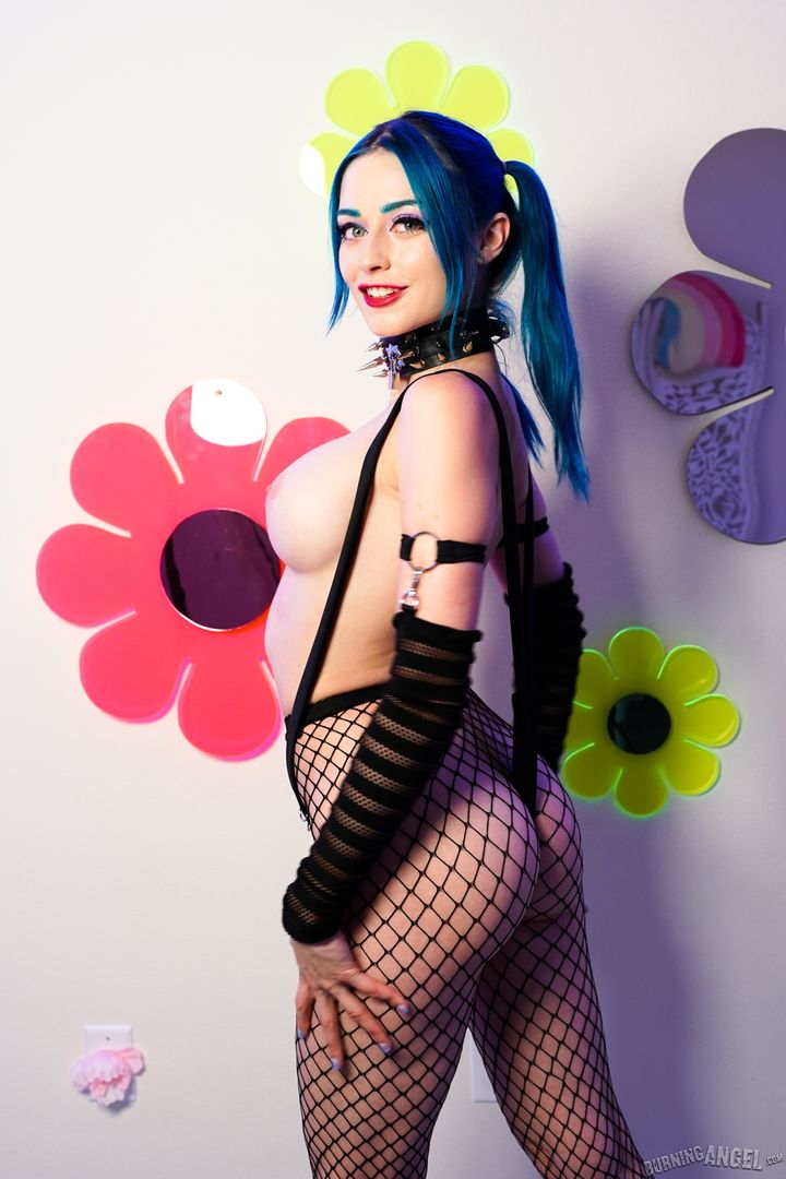 Jewelz Blu Teen Creampie