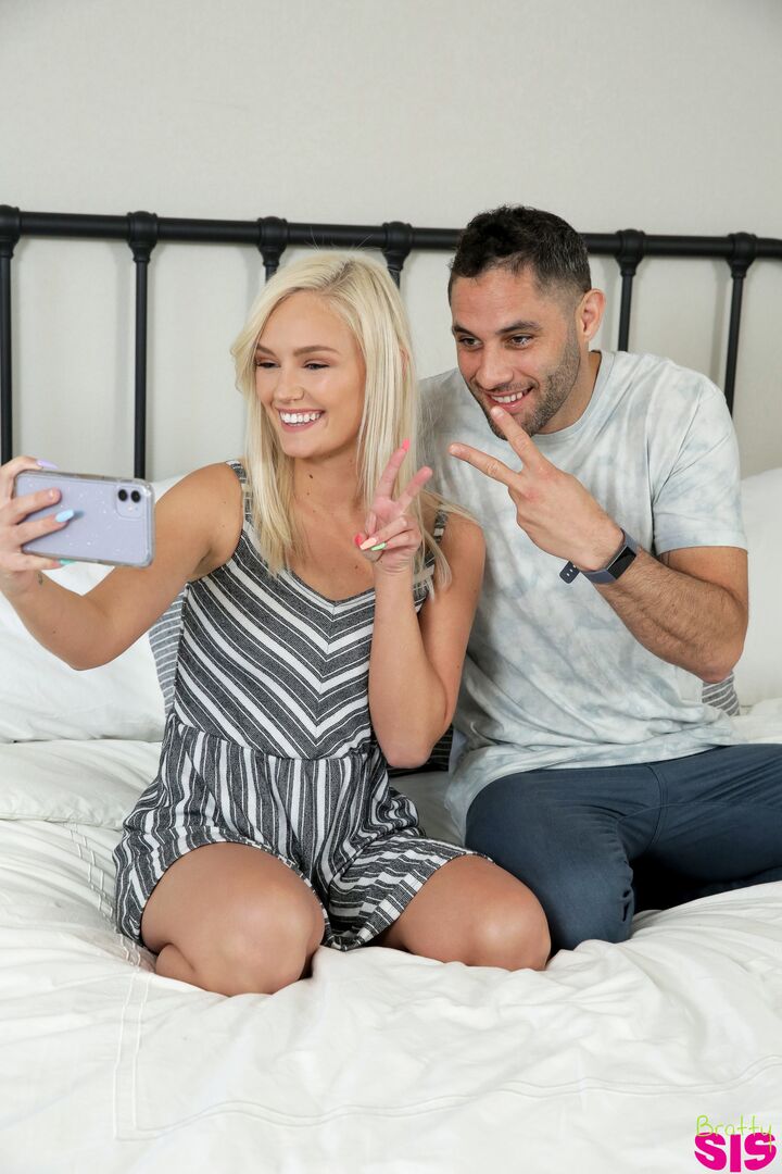 Convincing My Princess Step Sister To Fuck