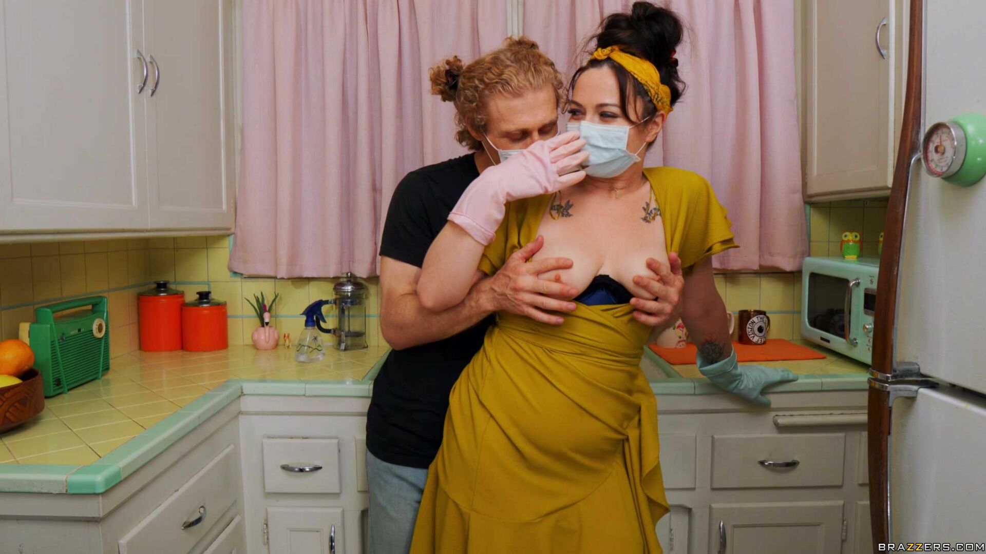Siouxsie Q's Anal Kitchen Cleaning