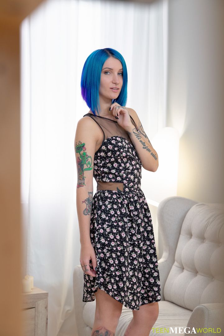 Blue-haired babe enjoys dick on floor