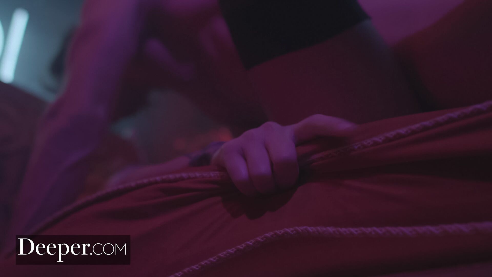 Honey Gold Breaks Her Own Rules and Fucks a Stranger